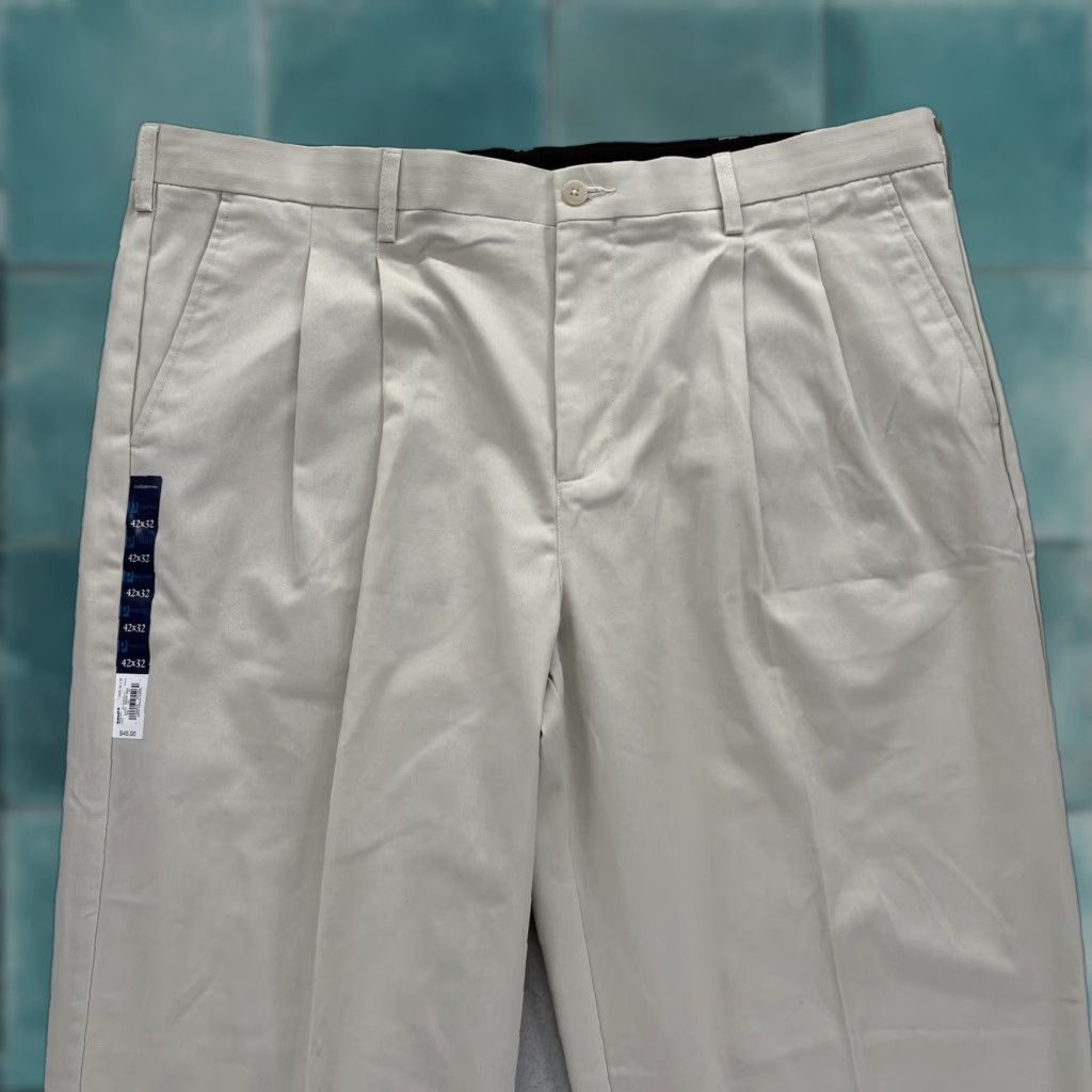 Croft & Barrow Croft & Barrow Easy-Care Khaki Chino Pants Mens 42x32 Beige Classic Fit Pleated Size US 42 / EU 58 - 1 Thumbnail