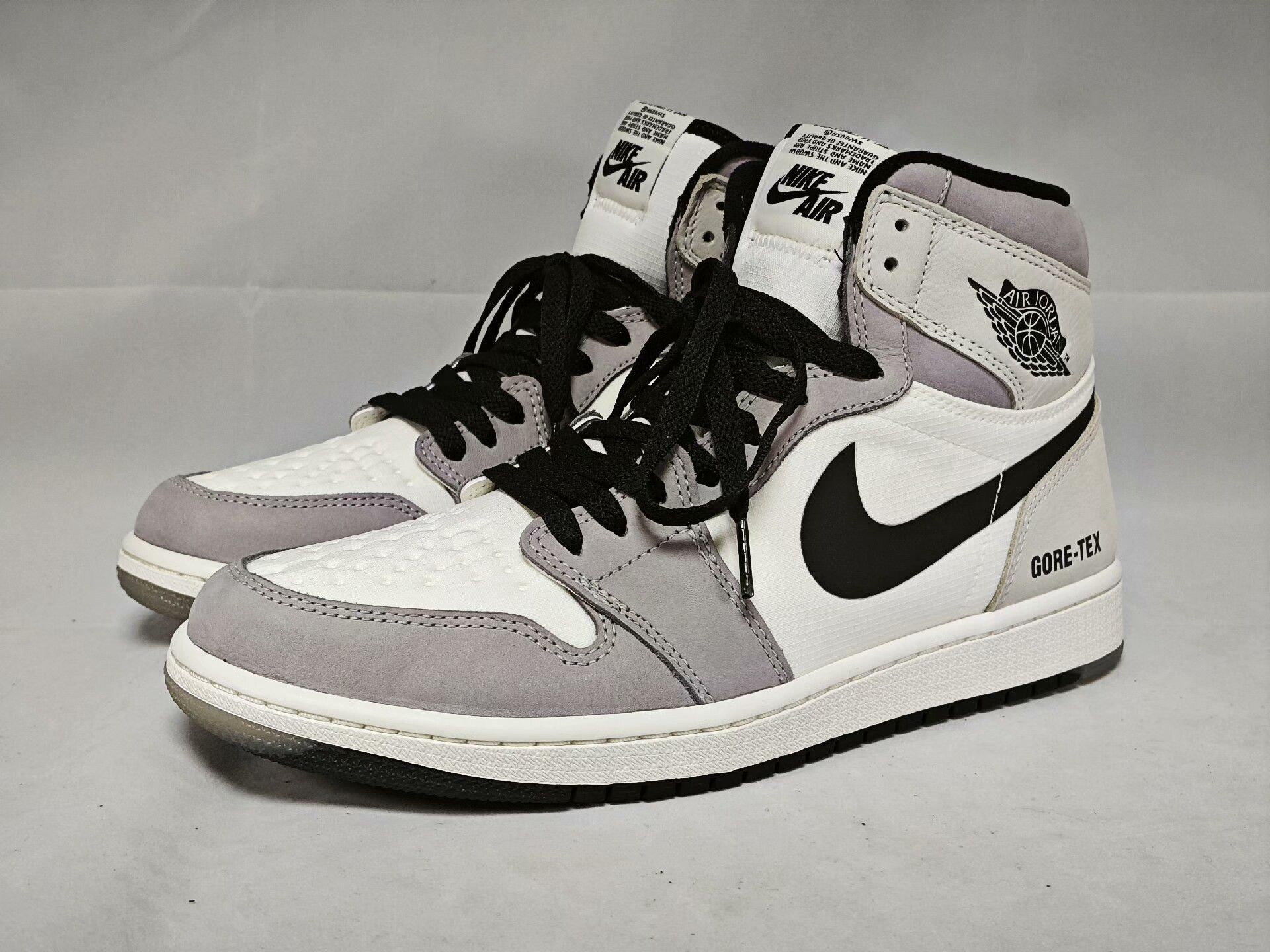 Jordan Brand Air Jordan 1 Gore-Tex Size US 10 / EU 43 - 1 Thumbnail