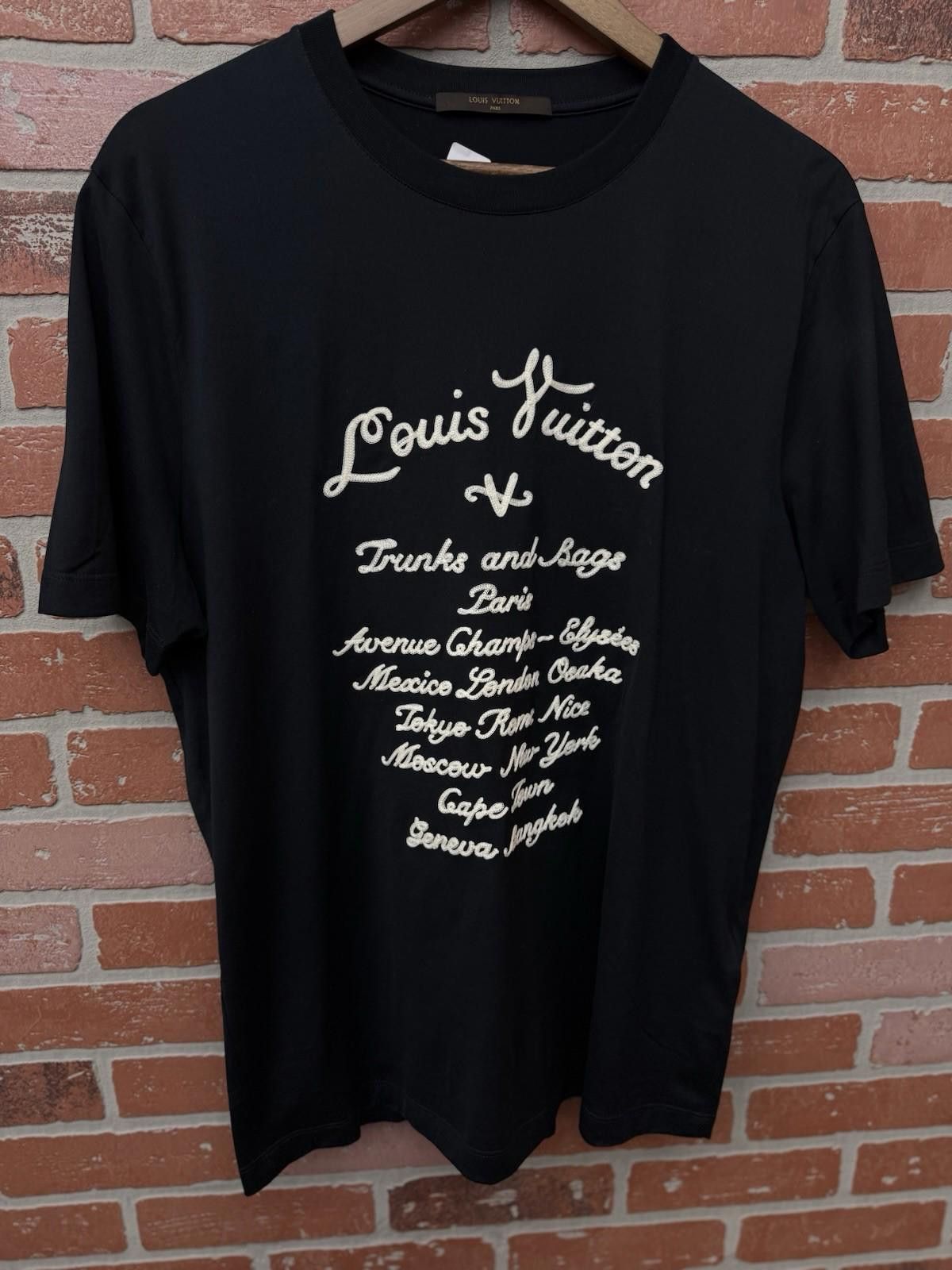 Louis Vuitton LOUIS VUITTON T-Shirt LV Tee Cotton Black Men’s Size Large Size US L / EU 52-54 / 3 - 3 Thumbnail