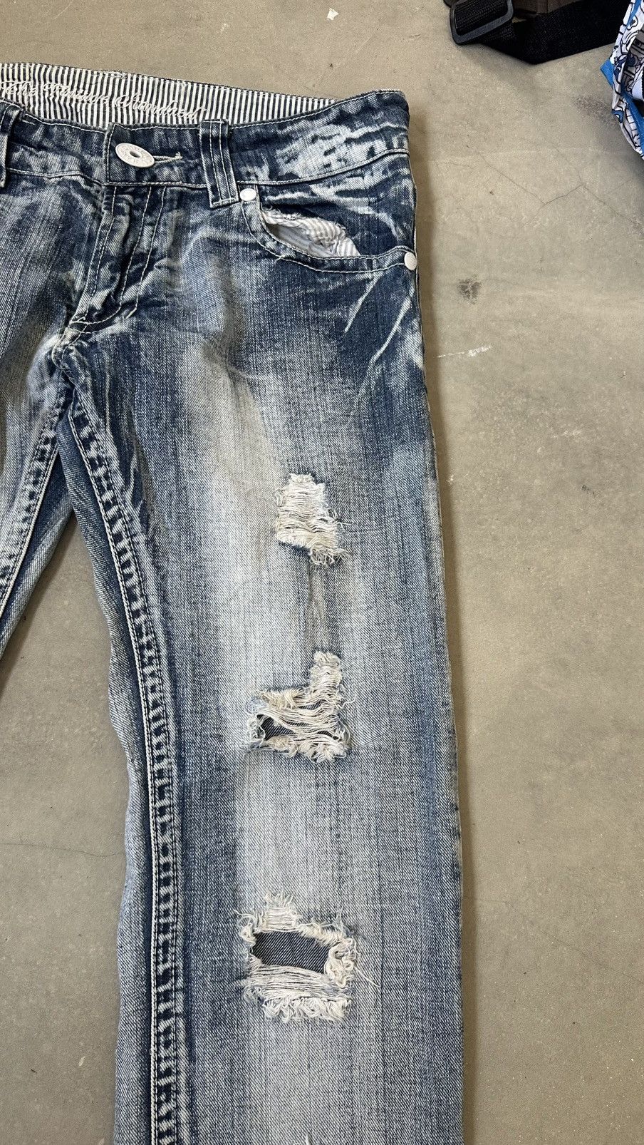 Japanese Brand THE VINTAGE SHERIFF DISTRESSED JEANS Size US 32 / EU 48 - 5 Thumbnail