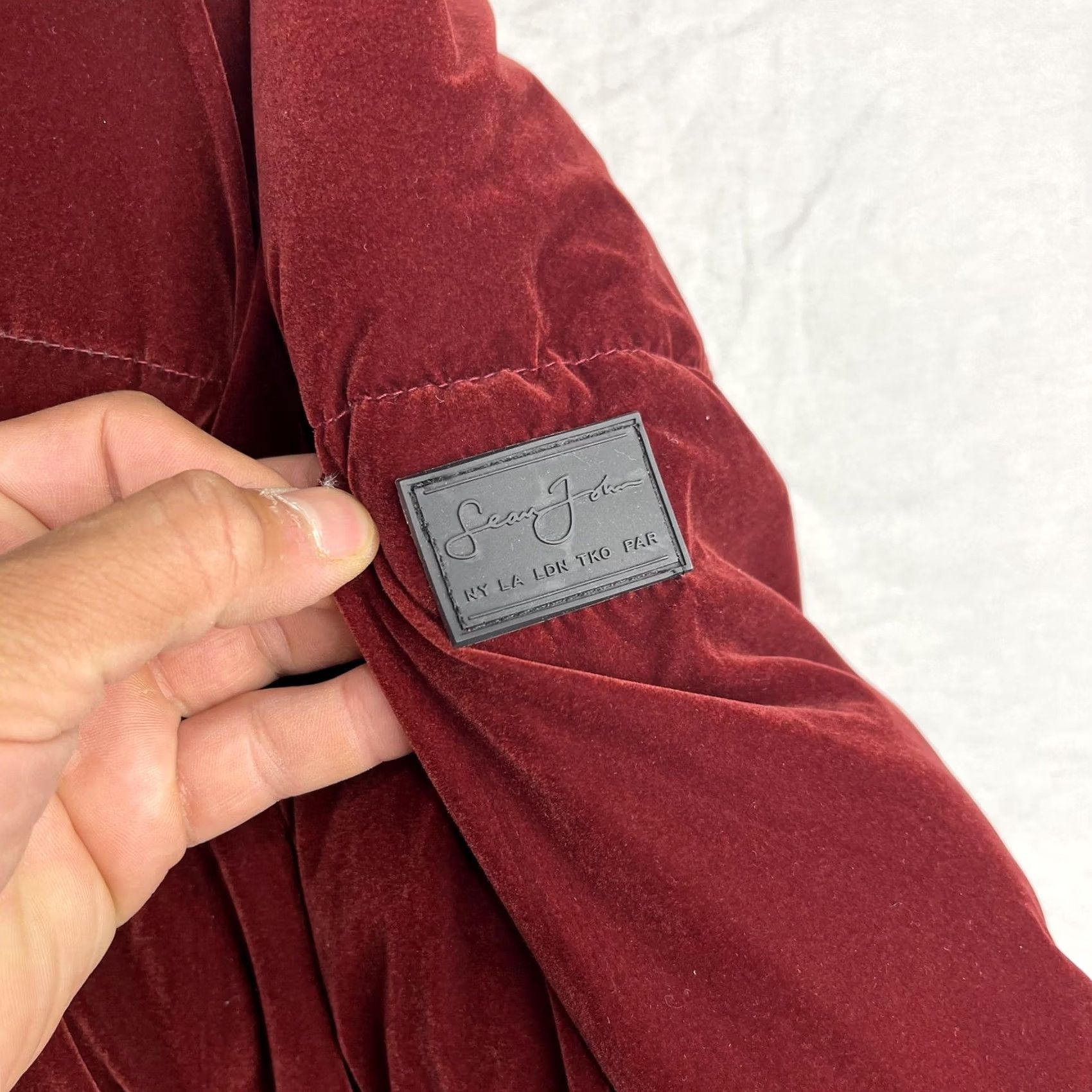 Sean John Sean John Jacket Mens Large Burgundy Hooded Velvet Velour Puffer Zip Up Quilted Size US L / EU 52-54 / 3 - 7 Thumbnail