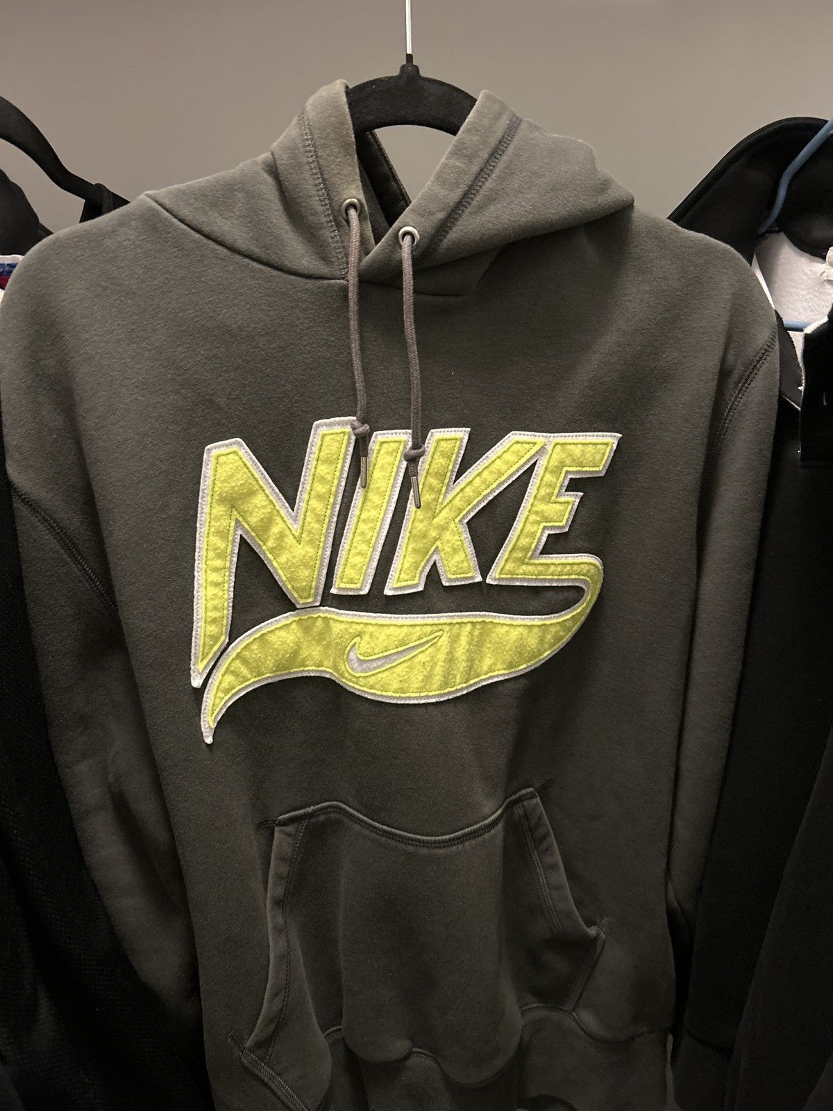 Nike Vintage Nike Hoodie like new embossed Size US L / EU 52-54 / 3 - 1 Thumbnail