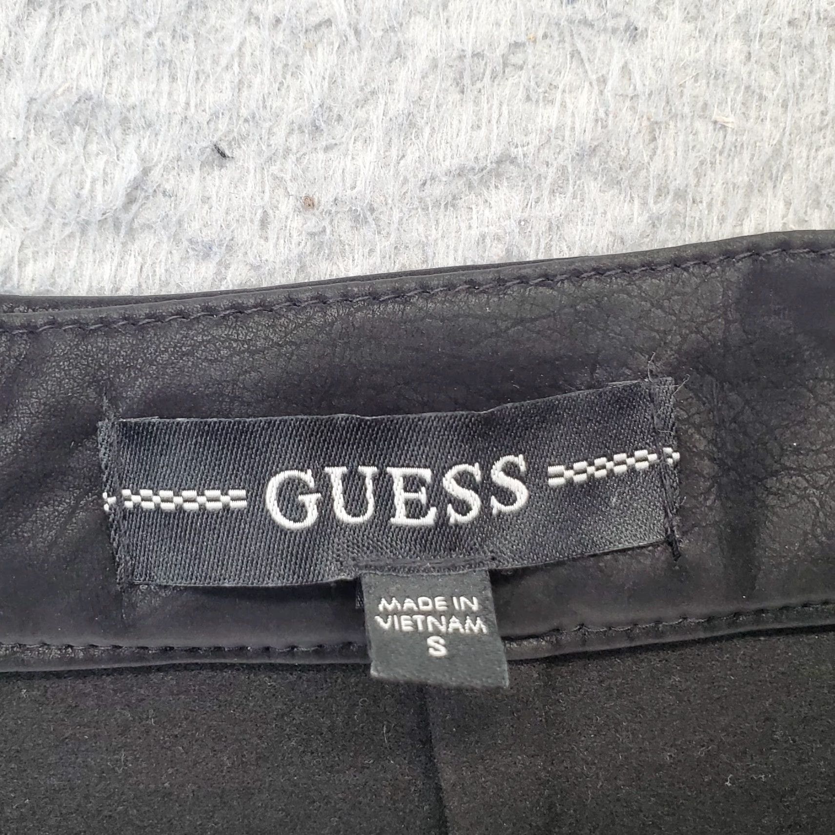 Guess GUESS Asymmetrical Faux Leather Mini Skirt Womens S Black Back Zip Size 28" / US 6 / IT 42 - 6 Thumbnail