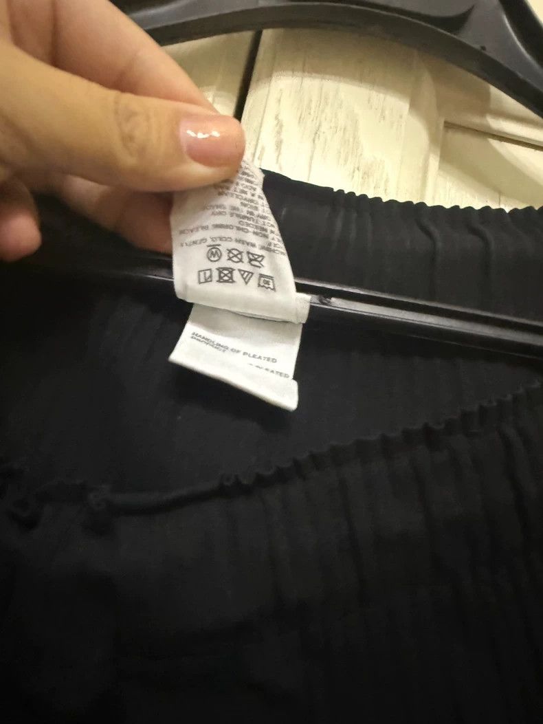 Issey Miyake Issey Miyake size:one size Black pleated wide-leg pants Size 22" - 3 Thumbnail
