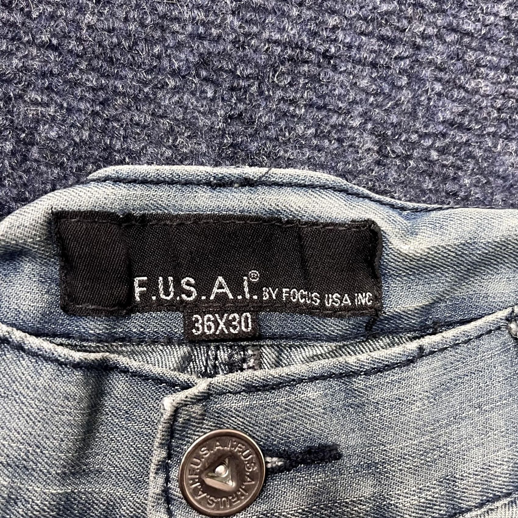 Vintage F.U.S.A.I. Jeans Mens 36x30 Light Wash Blue Regular Straight Distressed Denim Cotton Polyester Zip Fly button Men Size US 36 / EU 52 - 3 Thumbnail