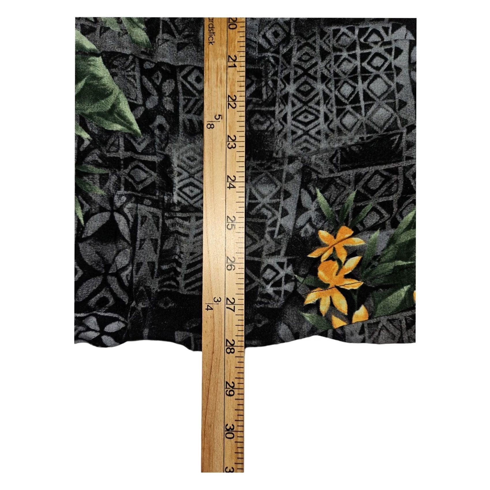Vintage VINTAGE Caribbean Joe Button Shirt Mens Large Black Floral 100% Rayon Hawaii Tropical Button-Up Short Sleeve Casual Packing Size US L / EU 52-54 / 3 - 4 Thumbnail