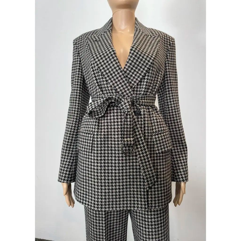 Max Mara Suit, Max Mara Size 36" / US 14 / IT 50 - 1 Thumbnail