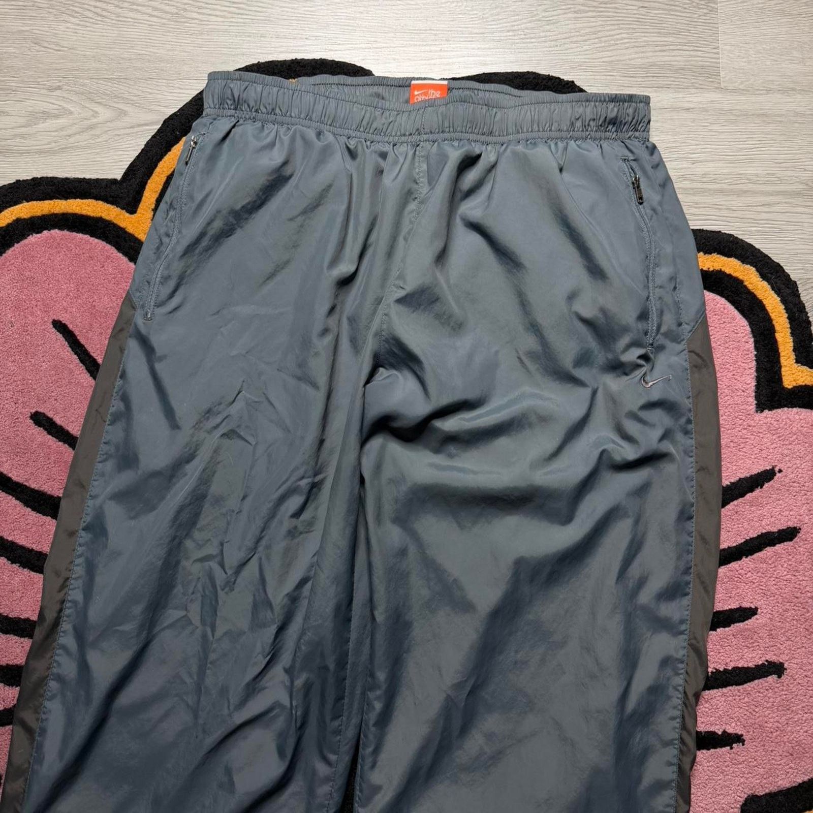 Nike Nike Sportswear Embroidered Logo Track Pants Size Large Grey Size US 34 / EU 50 - 2 Thumbnail