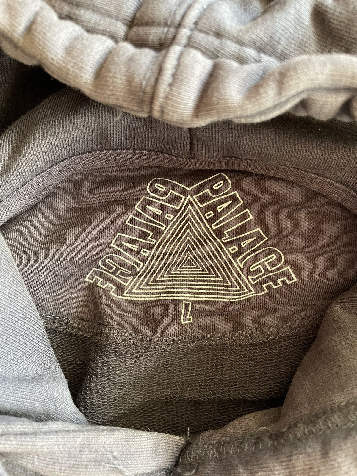 Palace Palace Tri-Smiler Hood Size US L / EU 52-54 / 3 - 3 Thumbnail