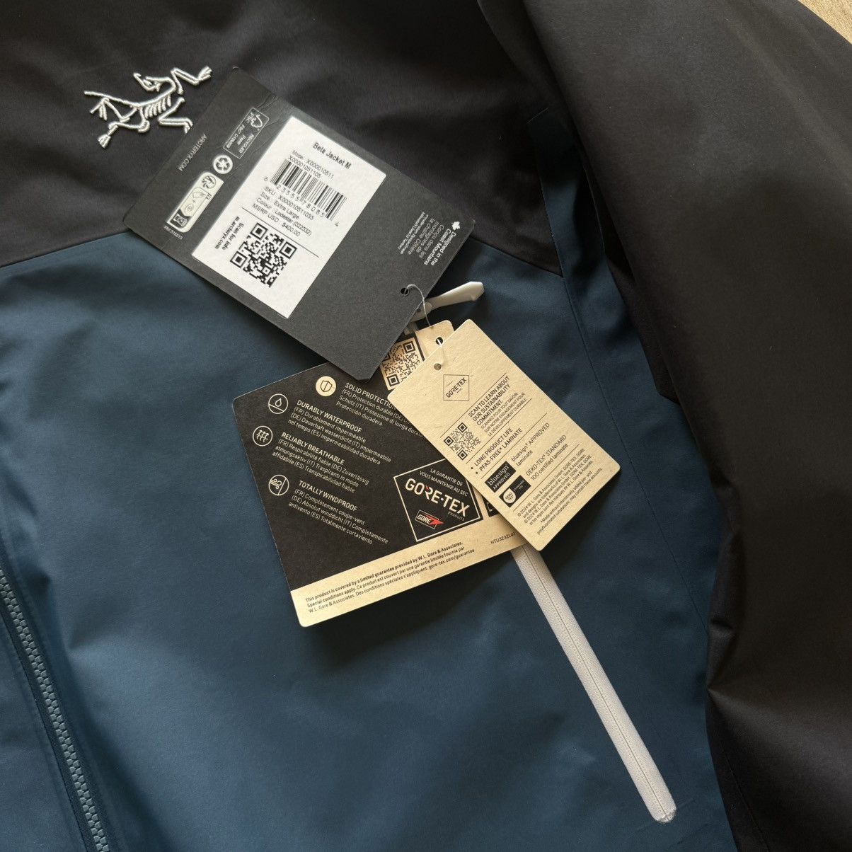 Arc'teryx Arc'teryx Beta Jacket Gore-Tex Mens Size US XL / EU 56 / 4 - 8 Thumbnail
