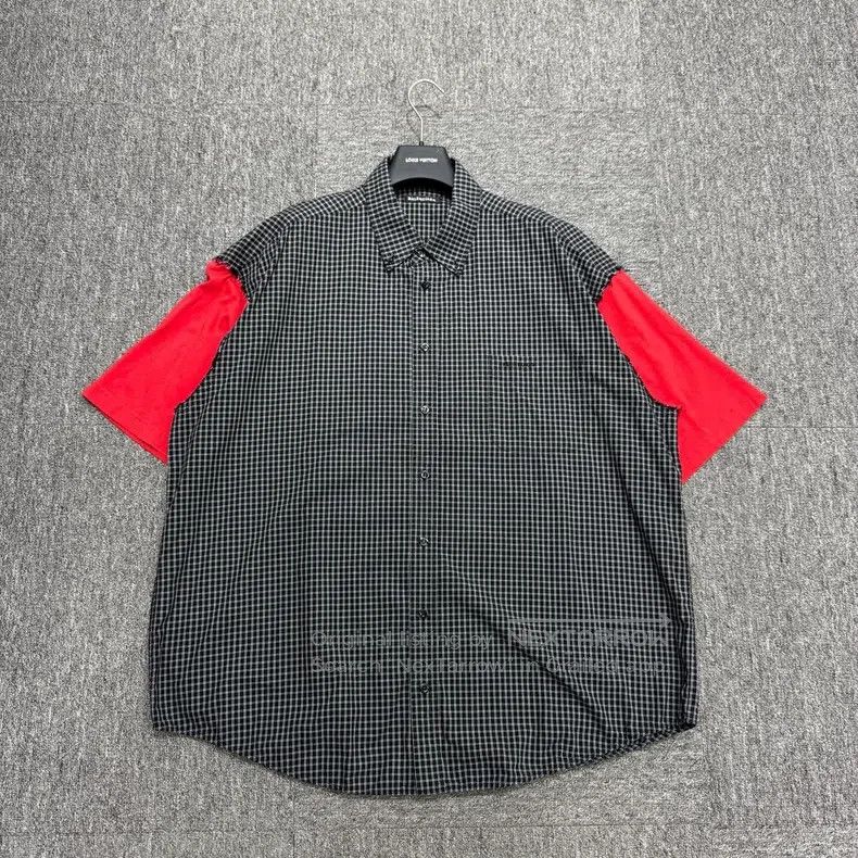 Balenciaga Balenciaga size 39 Plaid Stitched Short Sleeve Size US S / EU 44-46 / 1 - 1 Thumbnail