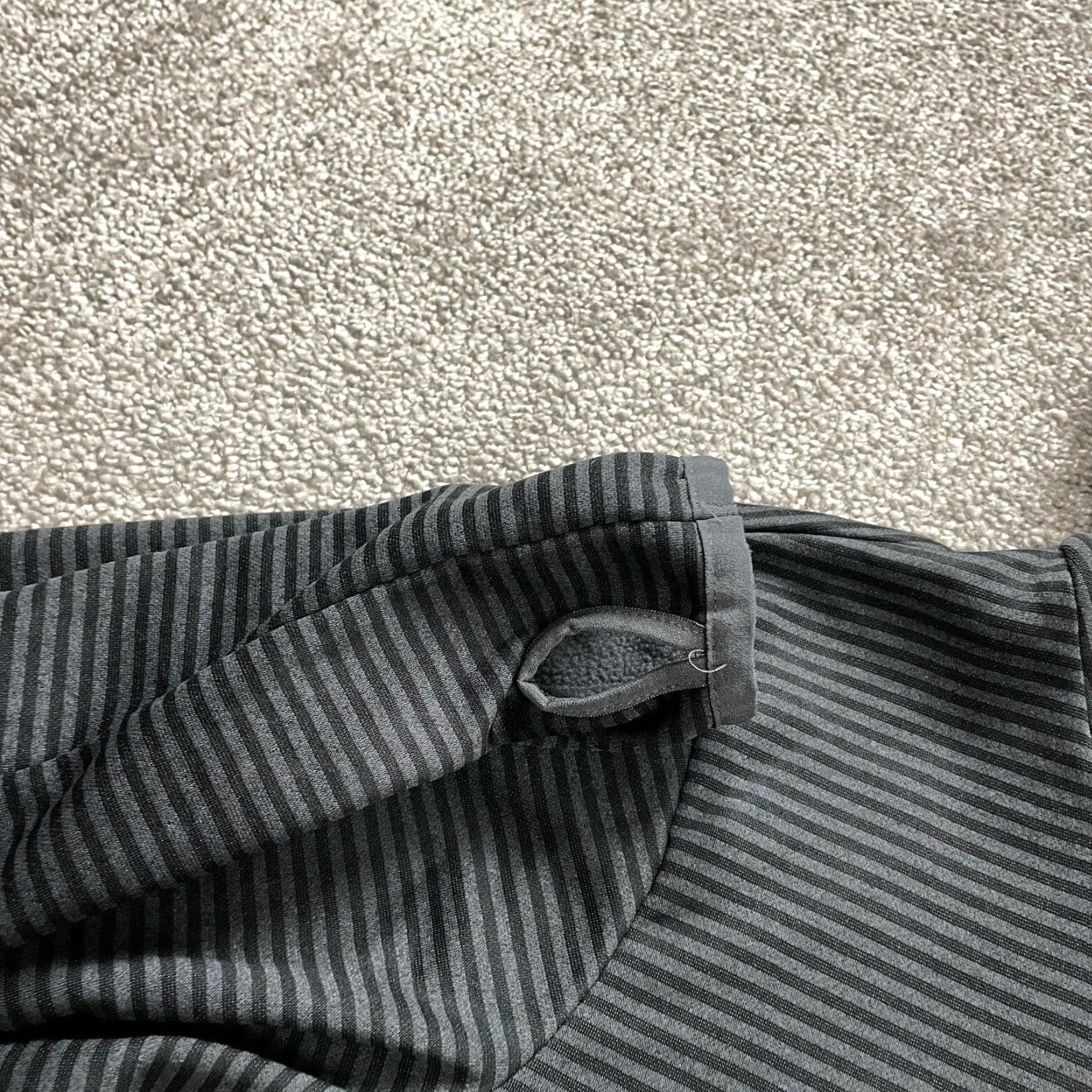 Vintage Columbia Hoodie Sweatshirt Womens M Gray Black Striped Pullover Fleece Hike Size M / US 6-8 / IT 42-44 - 4 Thumbnail