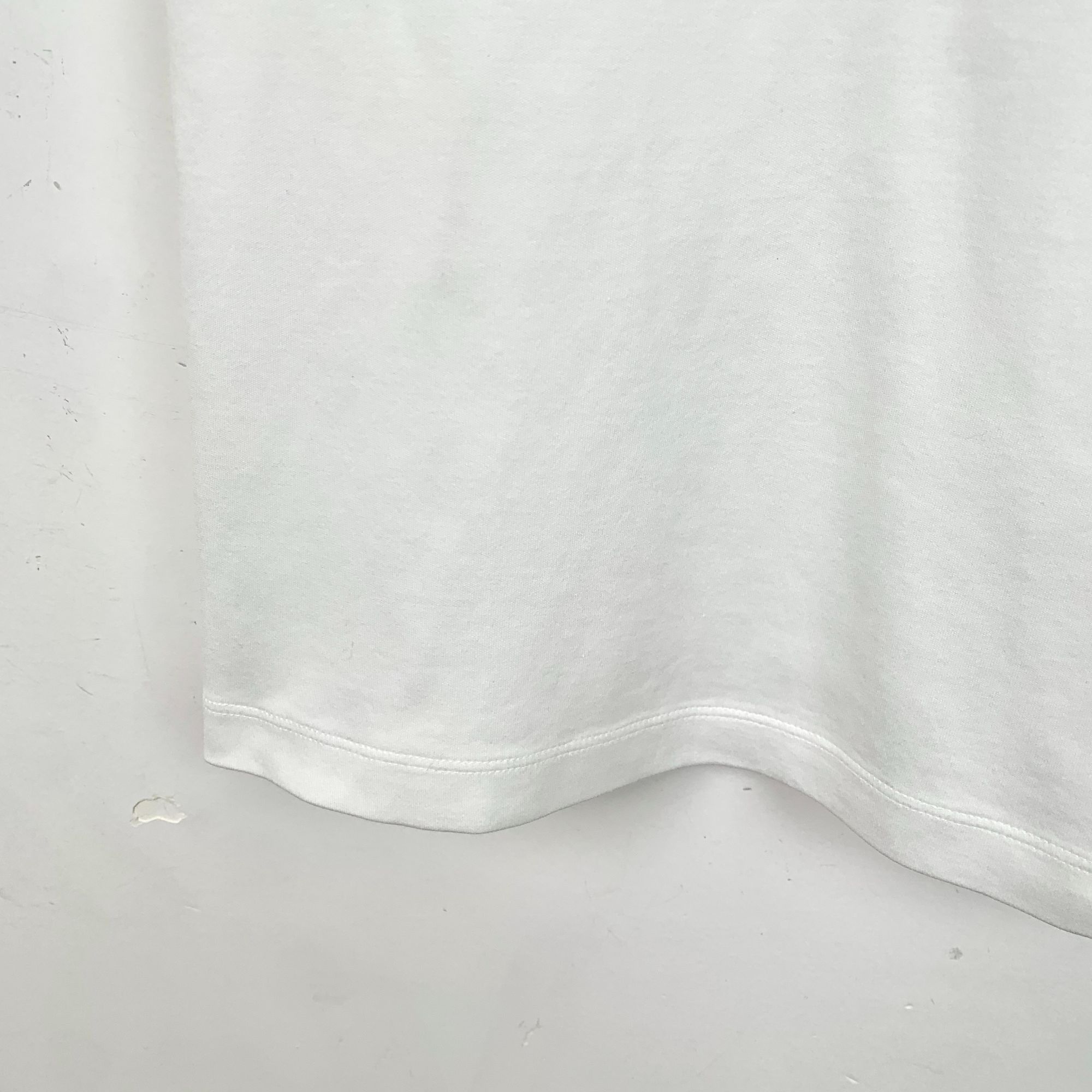Louis Vuitton Louis Vuitton White T-Shirt With Yellow "V" & Louis Patch Me Size US L / EU 52-54 / 3 - 6 Thumbnail