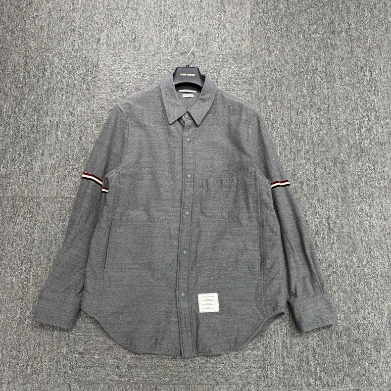 Thom Browne Thom Browne size2 Arm-wrapping woolen shirt Size US M / EU 48-50 / 2 - 1 Thumbnail