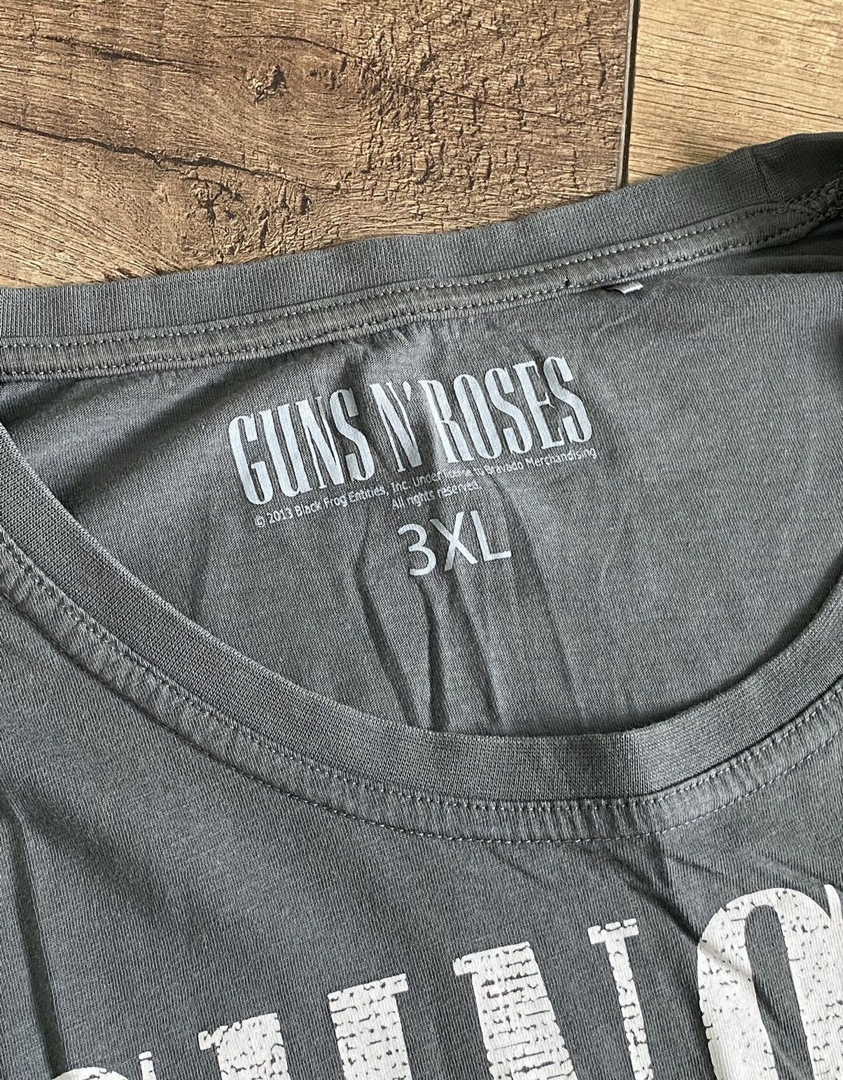 Band Tees Vintage Guns N' Roses 2013 Oversize Distressed Rock T Shirt Size US XXL / EU 58 / 5 - 4 Thumbnail