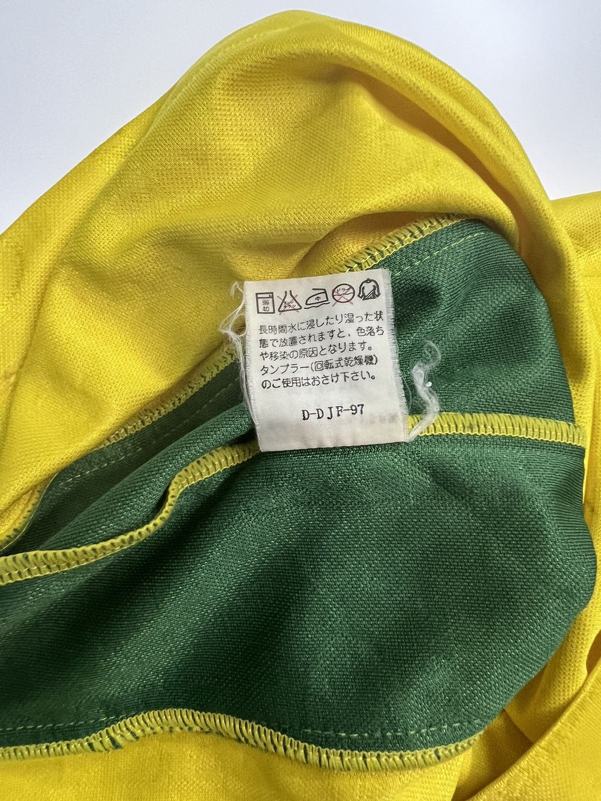 Vintage 🔥VINTAGE BRASIL DELLERBA FOOTBALL JERSEY Size US M / EU 48-50 / 2 - 10 Thumbnail