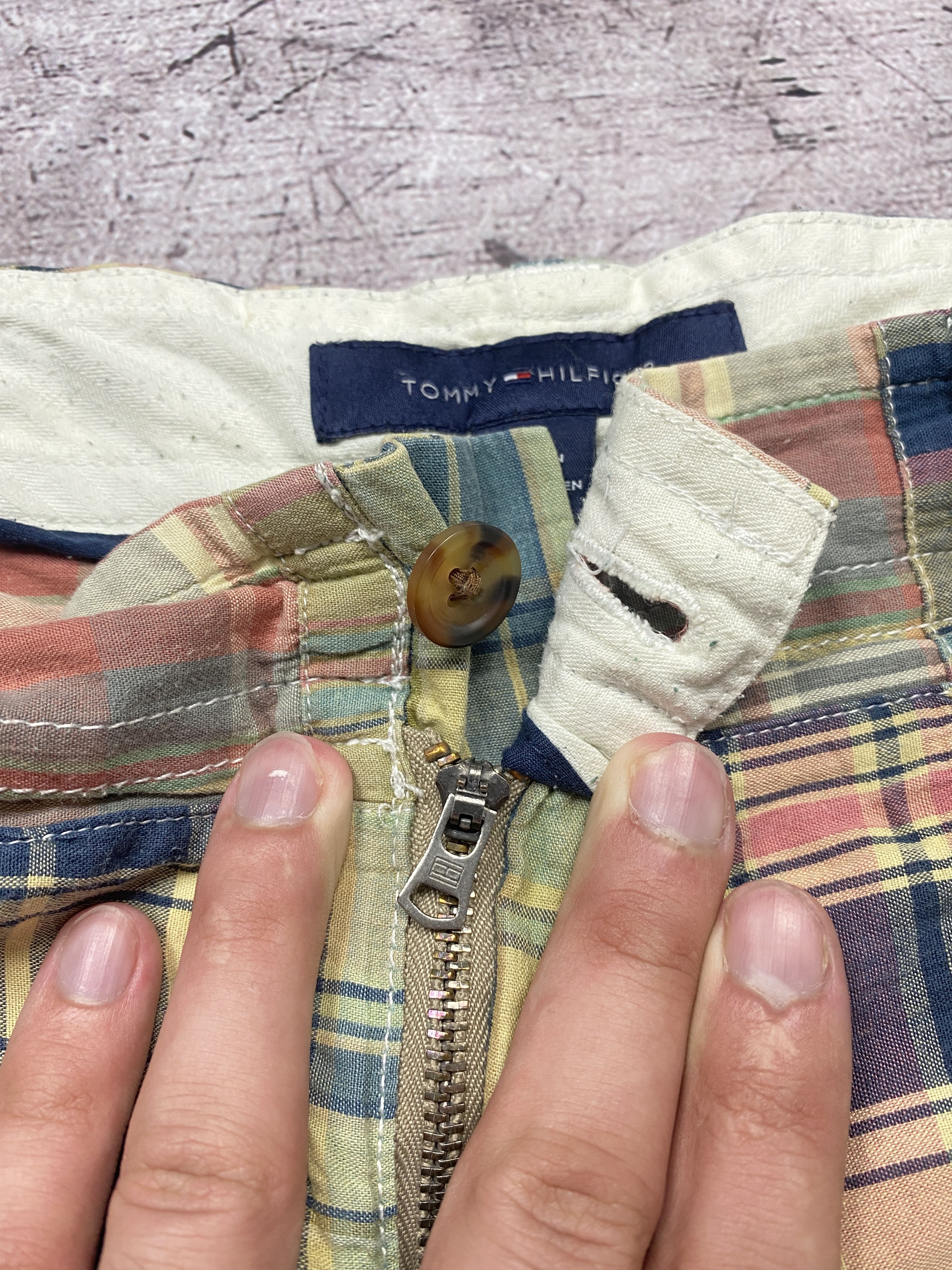 Tommy Hilfiger Tommy Hilfiger Vintage Mens Patchwork Cargo Shorts Size US 32 / EU 48 - 3 Thumbnail
