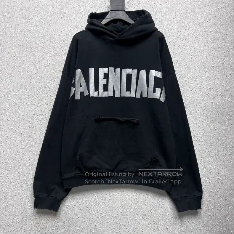 Balenciaga Balenciaga Black and Silver Tape Logo Hoodie Size/S Size US S / EU 44-46 / 1 - 1 Thumbnail