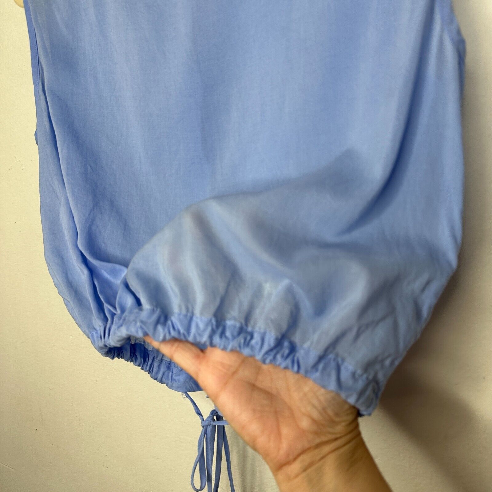 Aritzia Babaton Blue Cardin Sleeveless Button Drawstring Waist Top Size XS / US 0-2 / IT 36-38 - 6 Thumbnail