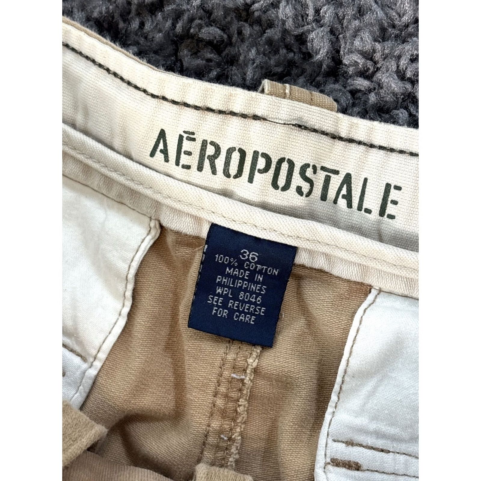 Vintage Vintage Aeropostale Cargo Shorts Mens 36 Beige Baggy Skate Y2K Size US 36 / EU 52 - 5 Thumbnail