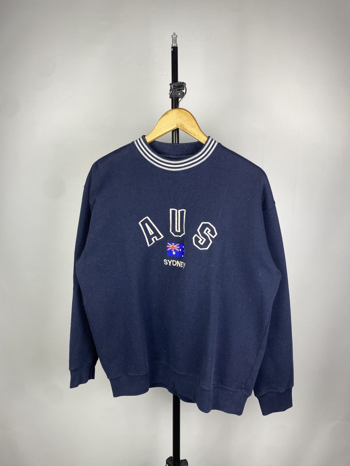 Vintage Vintage 90s BOXY Art Australia Sydney Big Logo Sweatshirt Size US S / EU 44-46 / 1 - 1 Thumbnail