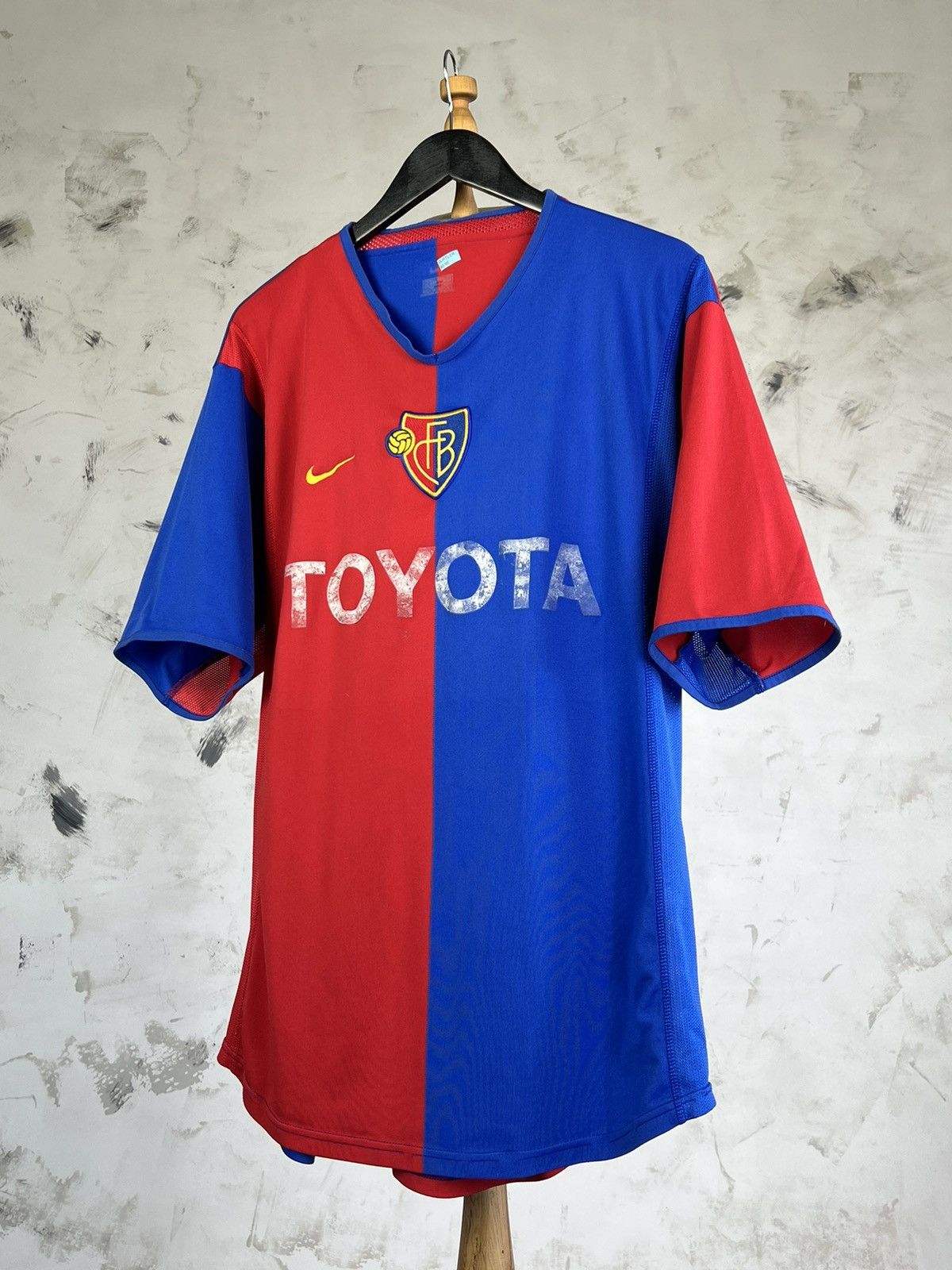 Vintage Vintage Basel Toyota 2002 Jersey Shirt Size L - XL Size US L / EU 52-54 / 3 - 1 Thumbnail