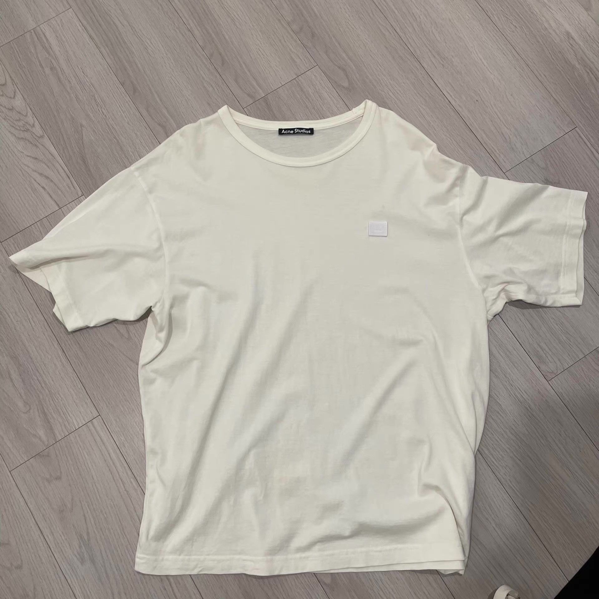 Acne Studios Acne Studios smiley face T-shirt Q19 Size US S / EU 44-46 / 1 - 1 Thumbnail