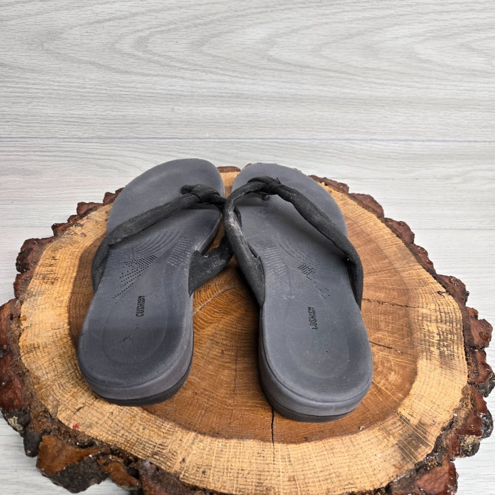 Clarks Clarks Cloudsteppers Grey Sandals Thong Slip On Adult Women's Size 9.5 Sandals Clarks Cloudsteppers Womens Grey 9.5 Slip On Thong Shoes Size US 9.5 / IT 39.5 - 4 Thumbnail