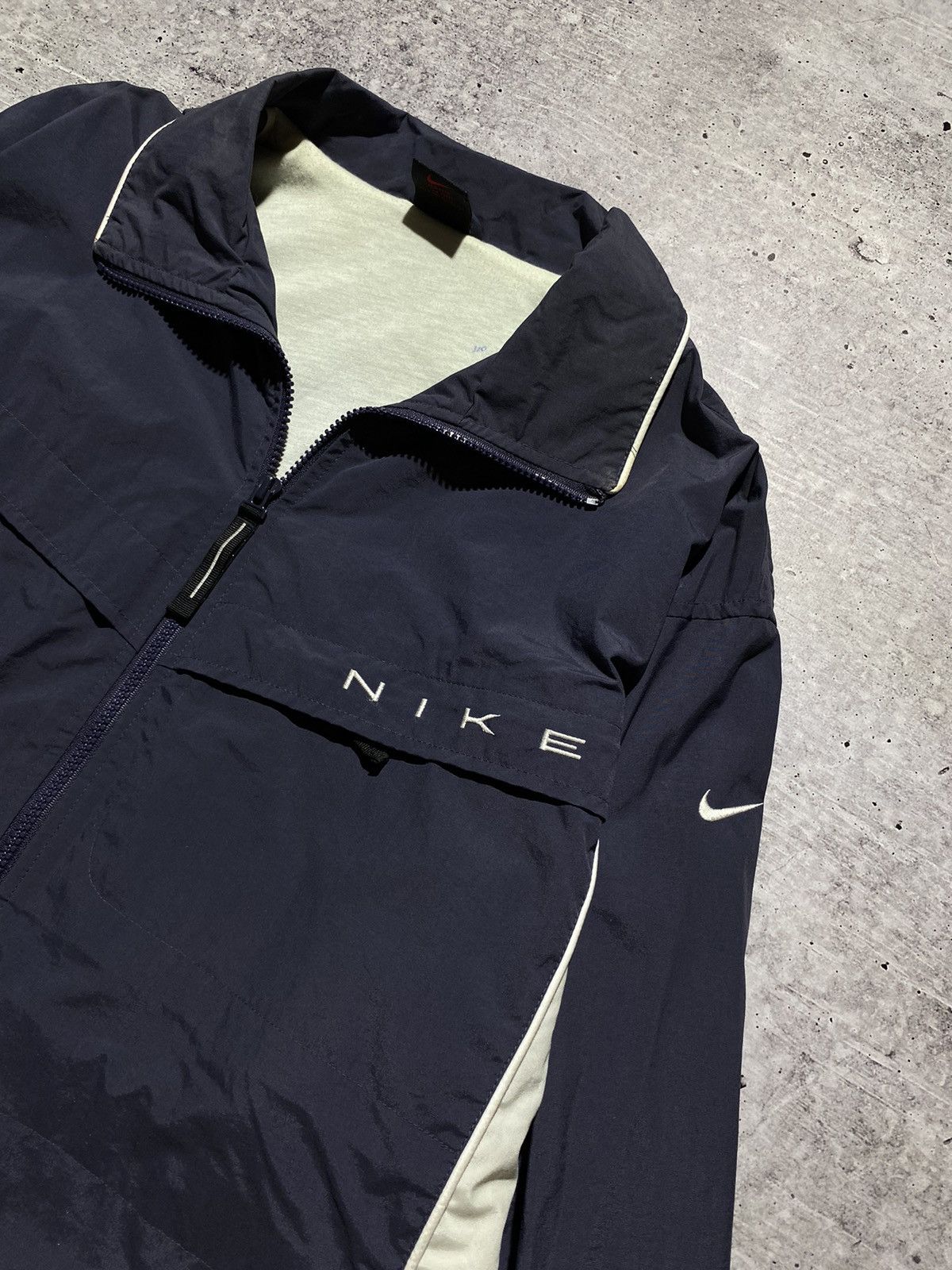 Nike Nike Vintage Light Jacket Size US M / EU 48-50 / 2 - 8 Thumbnail