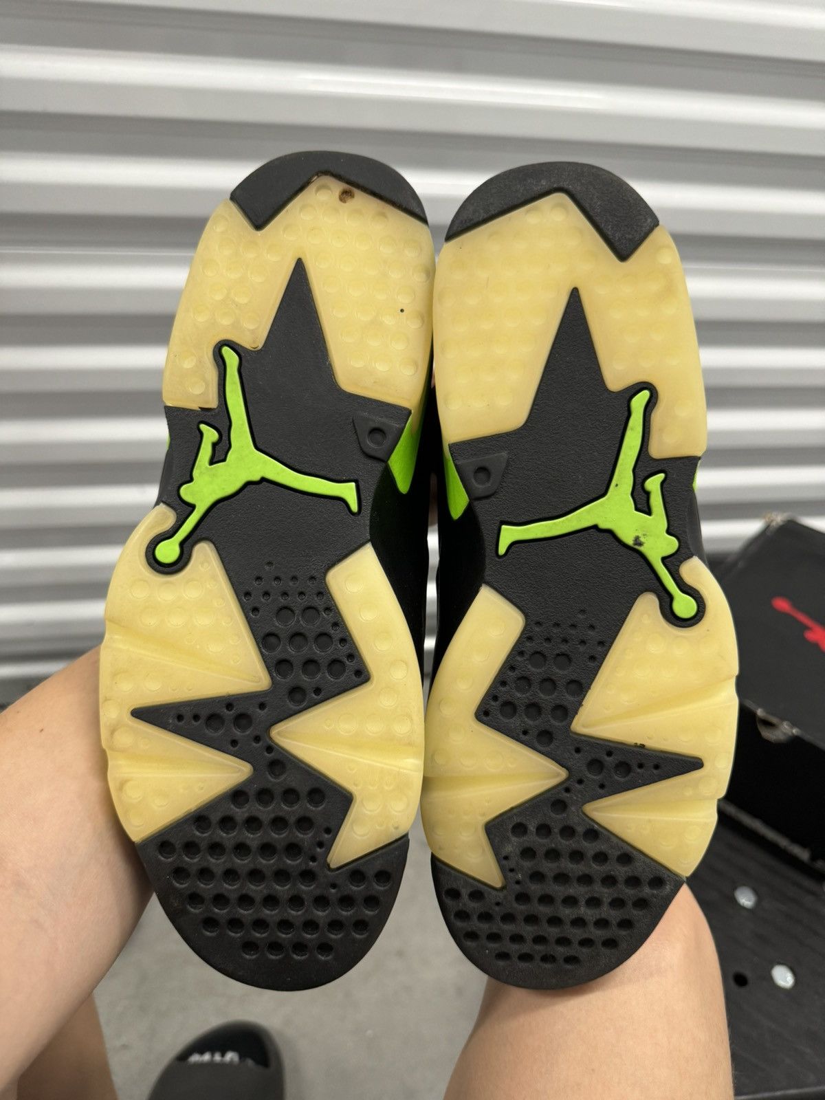 Jordan Brand Used Jordan 6 “Electric Green” Size 9.5 Size US 9.5 / EU 42-43 - 5 Thumbnail