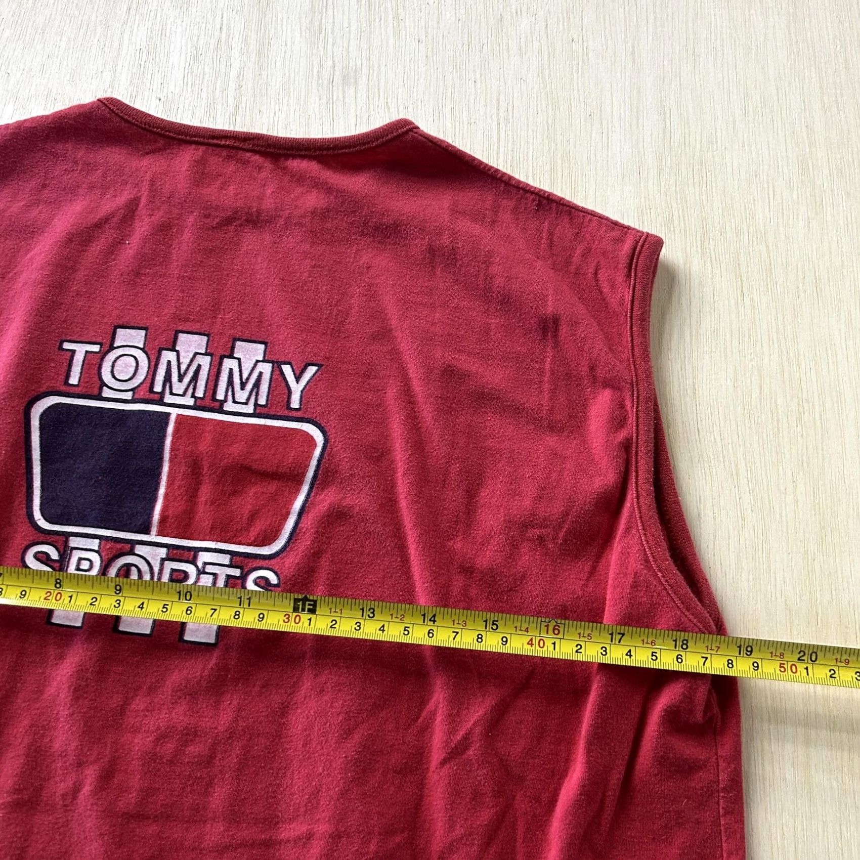Tommy Hilfiger VINTAGE Tommy Sports Shirt Mens Medium Red Sleeveless Tank Tee T-Shirt 90s Size US M / EU 48-50 / 2 - 4 Thumbnail