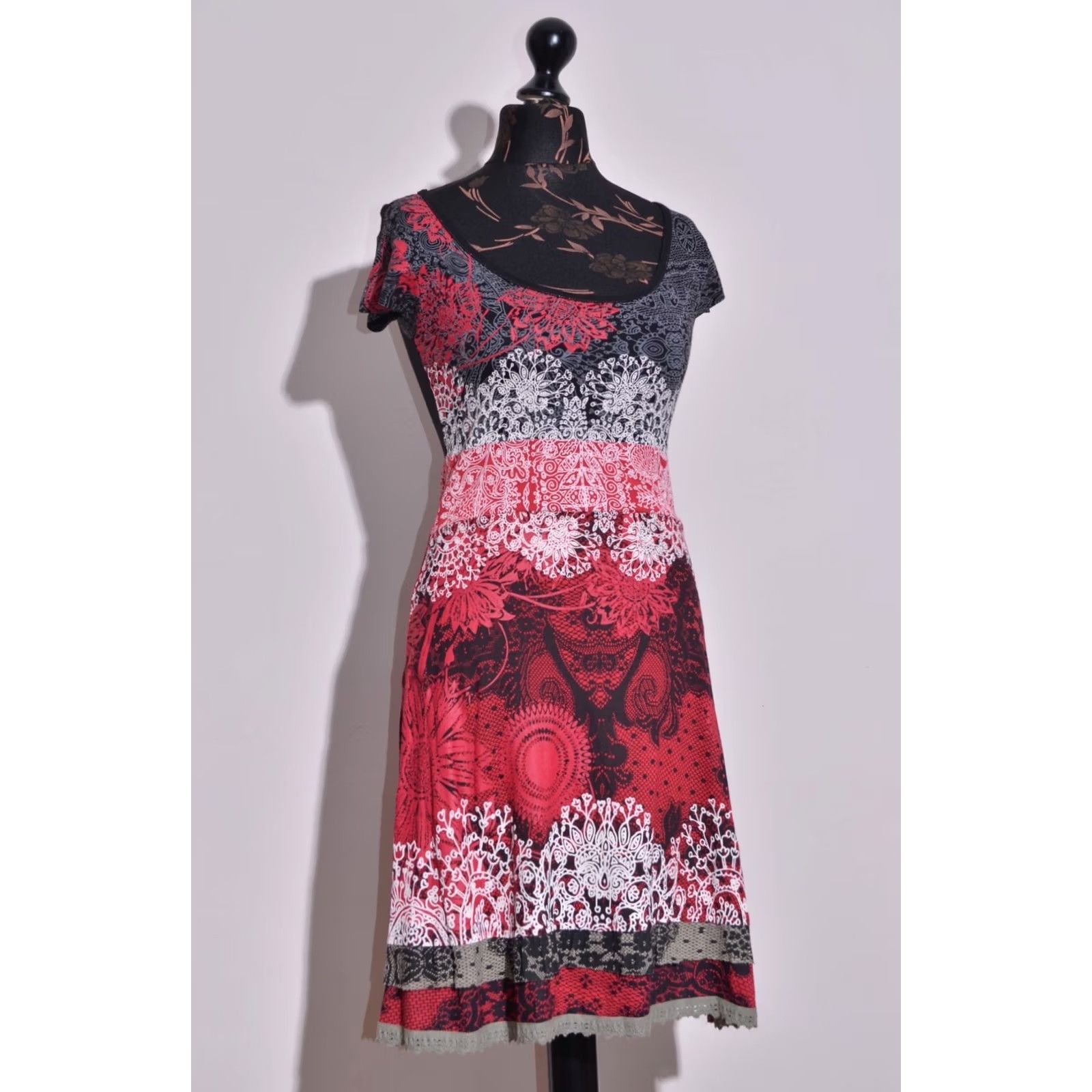 Desigual Desigual Dress Short Sleeve A-Line Womens Size S Black Floral Knee Length Casual Party/Cocktail Womens Size 28" / US 6 / IT 42 - 2 Thumbnail