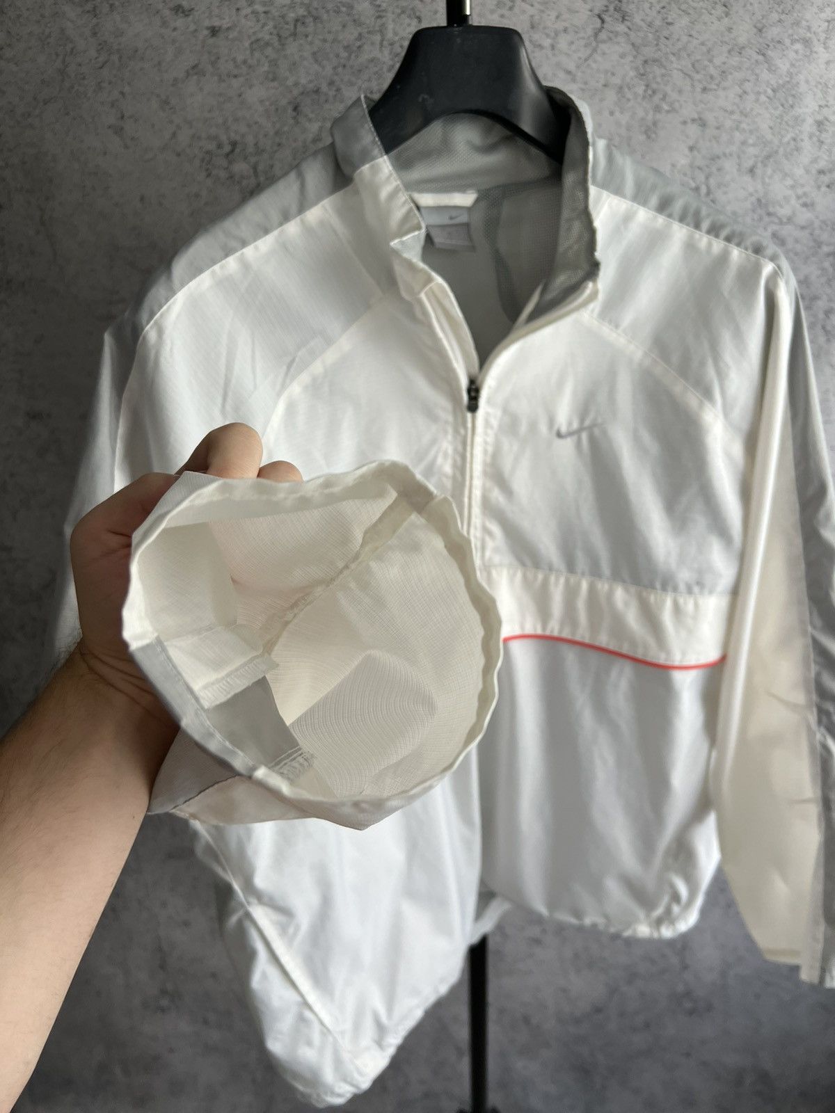 Nike Vintage Nike 2000s Nylon Light Jacket 1/2 Zip White Y2K Size US L / EU 52-54 / 3 - 11 Thumbnail