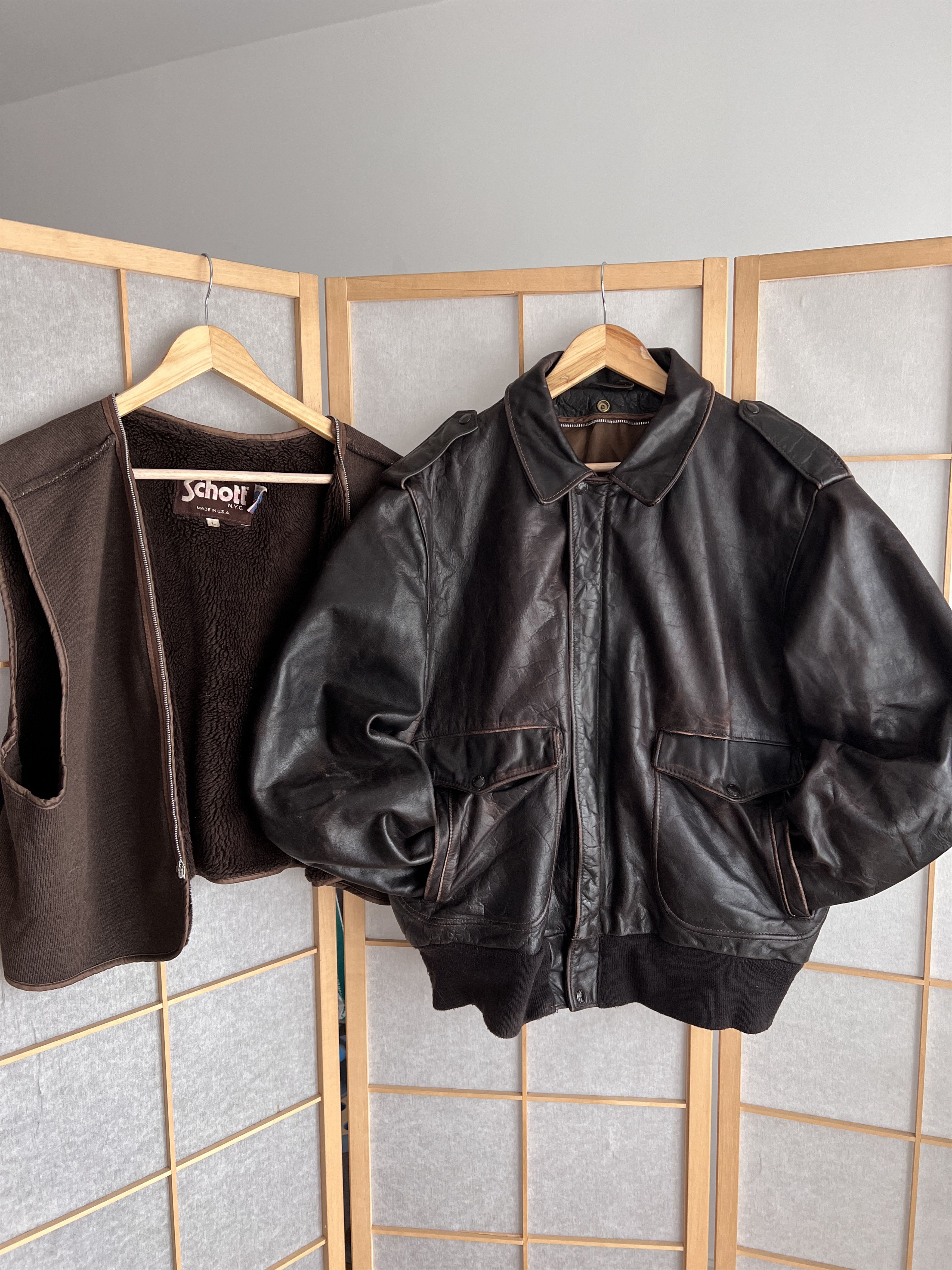 Schott Archive Schott USA VTG 80s Leather faded flyer bomber jacket Size US L / EU 52-54 / 3 - 2 Thumbnail