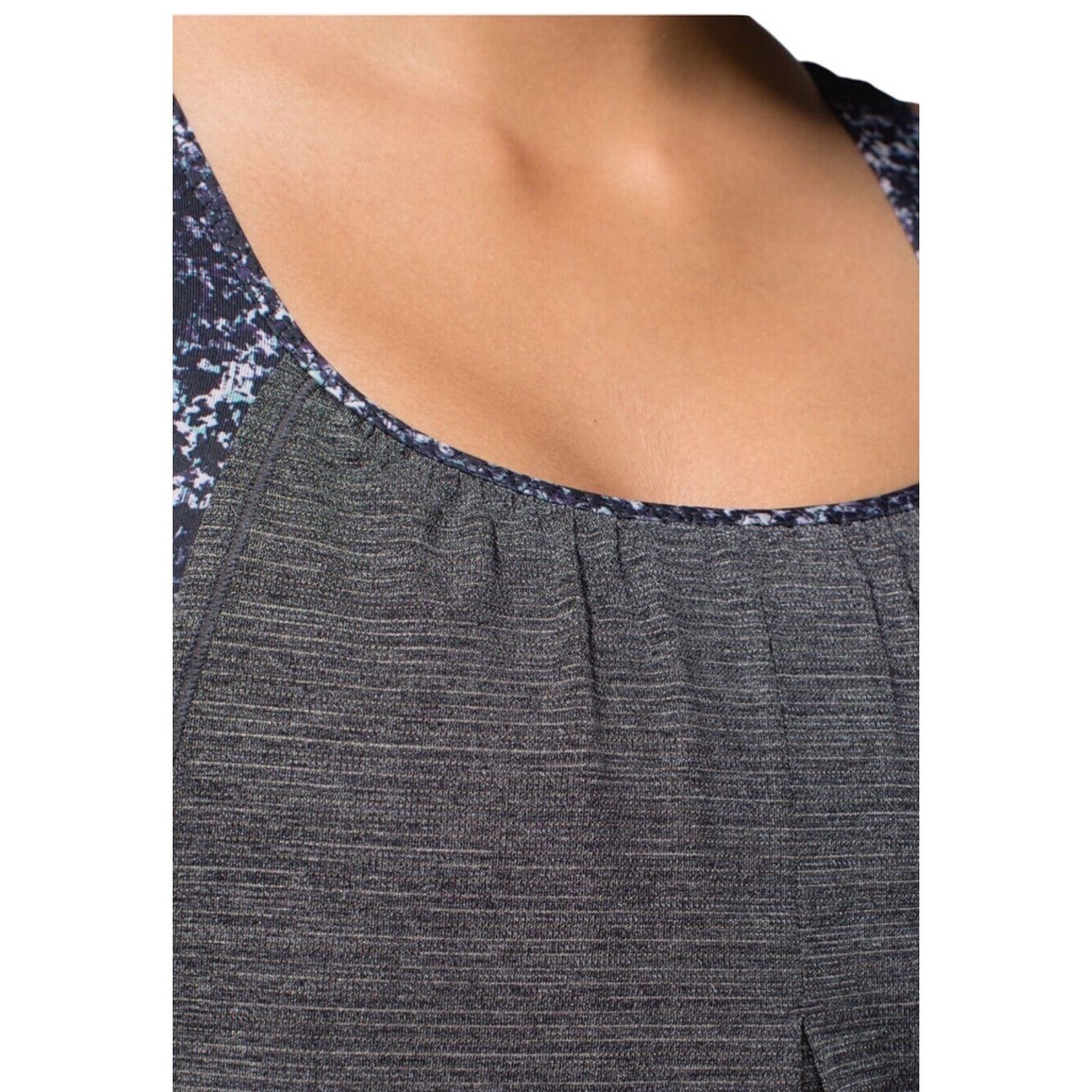 Lululemon Lululemon 2 in 1 Pullover Tank Top Sports Bra 6 Gray Black Size S / US 4 / IT 40 - 8 Thumbnail