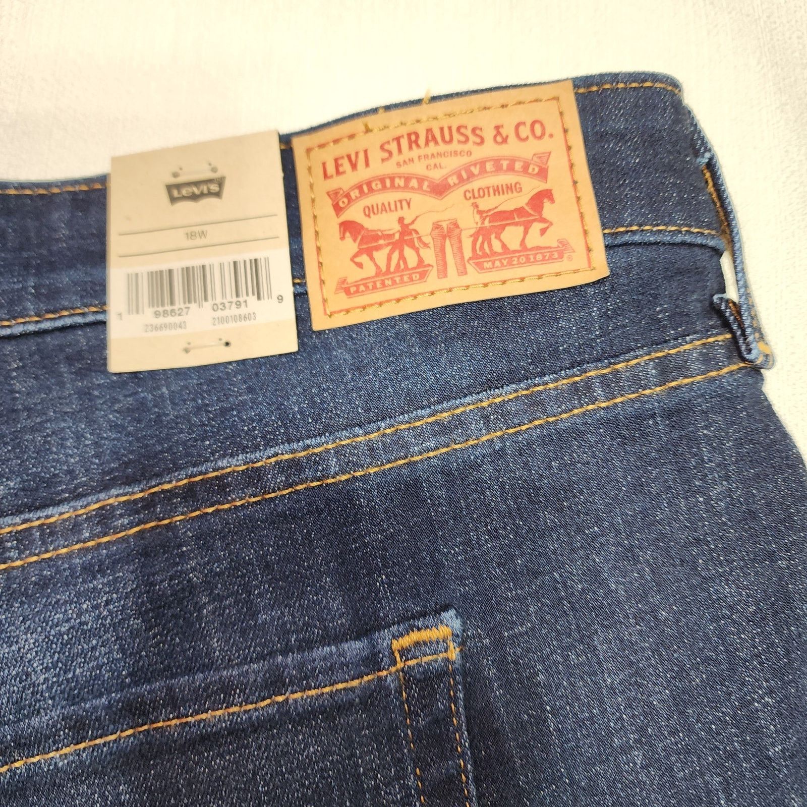 Levi's Levi's Mid-length shorts W36'' x L17'' Size US 36 / EU 52 - 7 Thumbnail