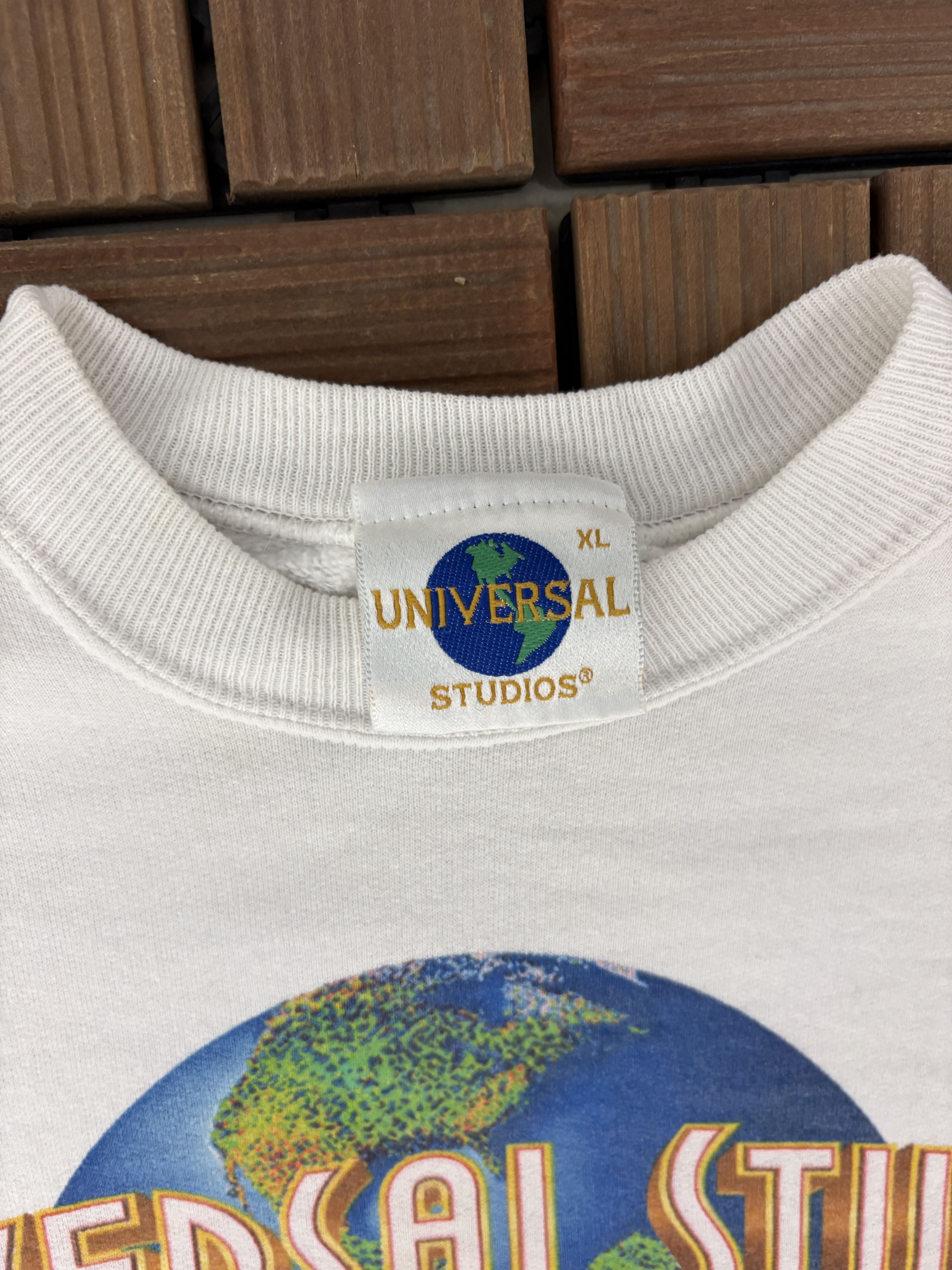 Vintage Universal Studios Florida Vintage White Crewneck Sweater Size US L / EU 52-54 / 3 - 6 Thumbnail