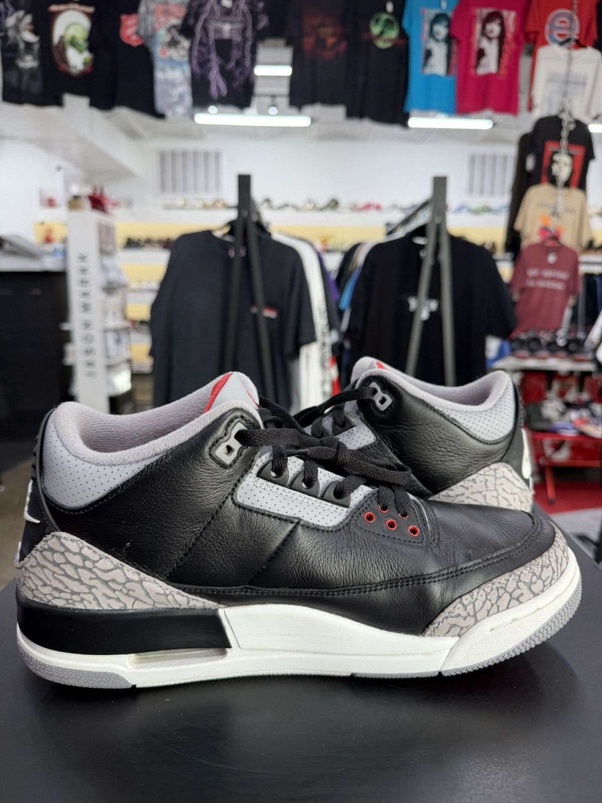 Jordan Brand Air Jordan 3 Black Cement Size 10 (2024) Size US 10 / EU 43 - 3 Thumbnail