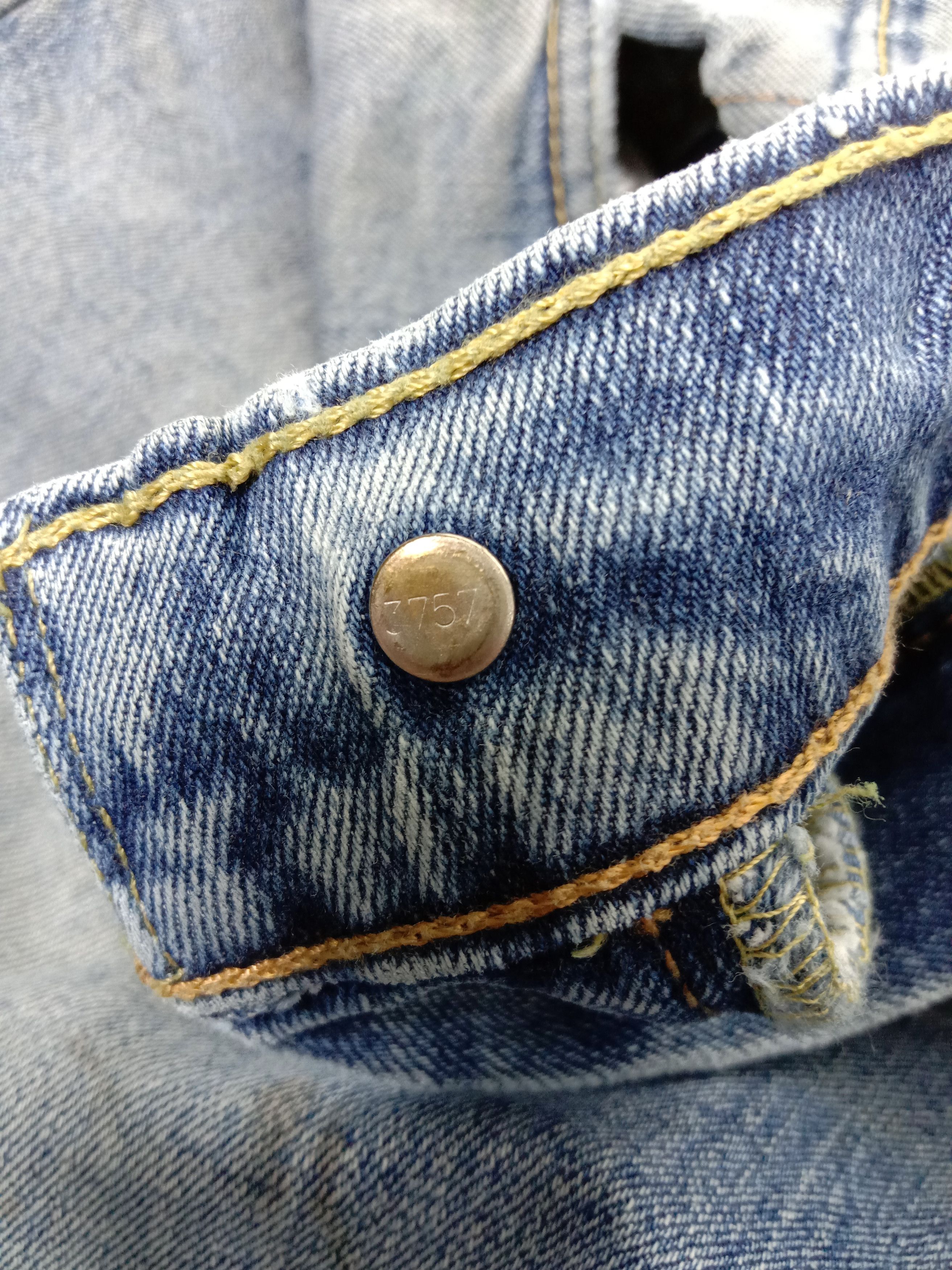 Levi's Vintage Levi's 550 Faded Blue Jeans Distressed Denim Size US 35 - 10 Thumbnail