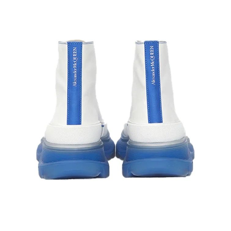 o1y0225 Ankle Boots in White