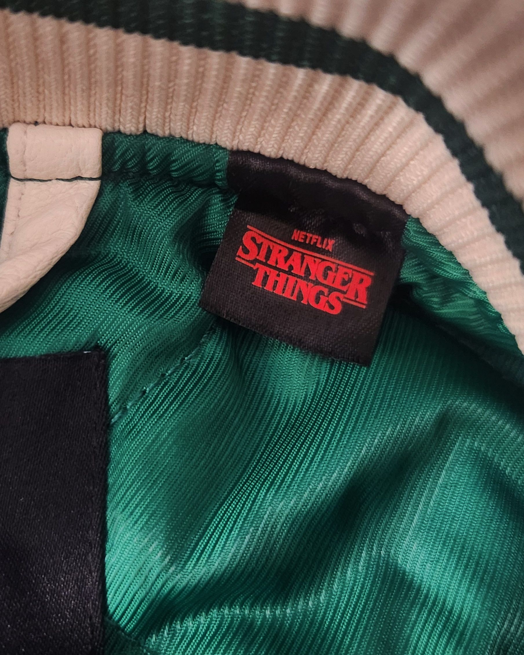 H&M H&M x Stranger Things Hawkins Tigers Varsity Letterman jacke Size US M / EU 48-50 / 2 - 9 Thumbnail