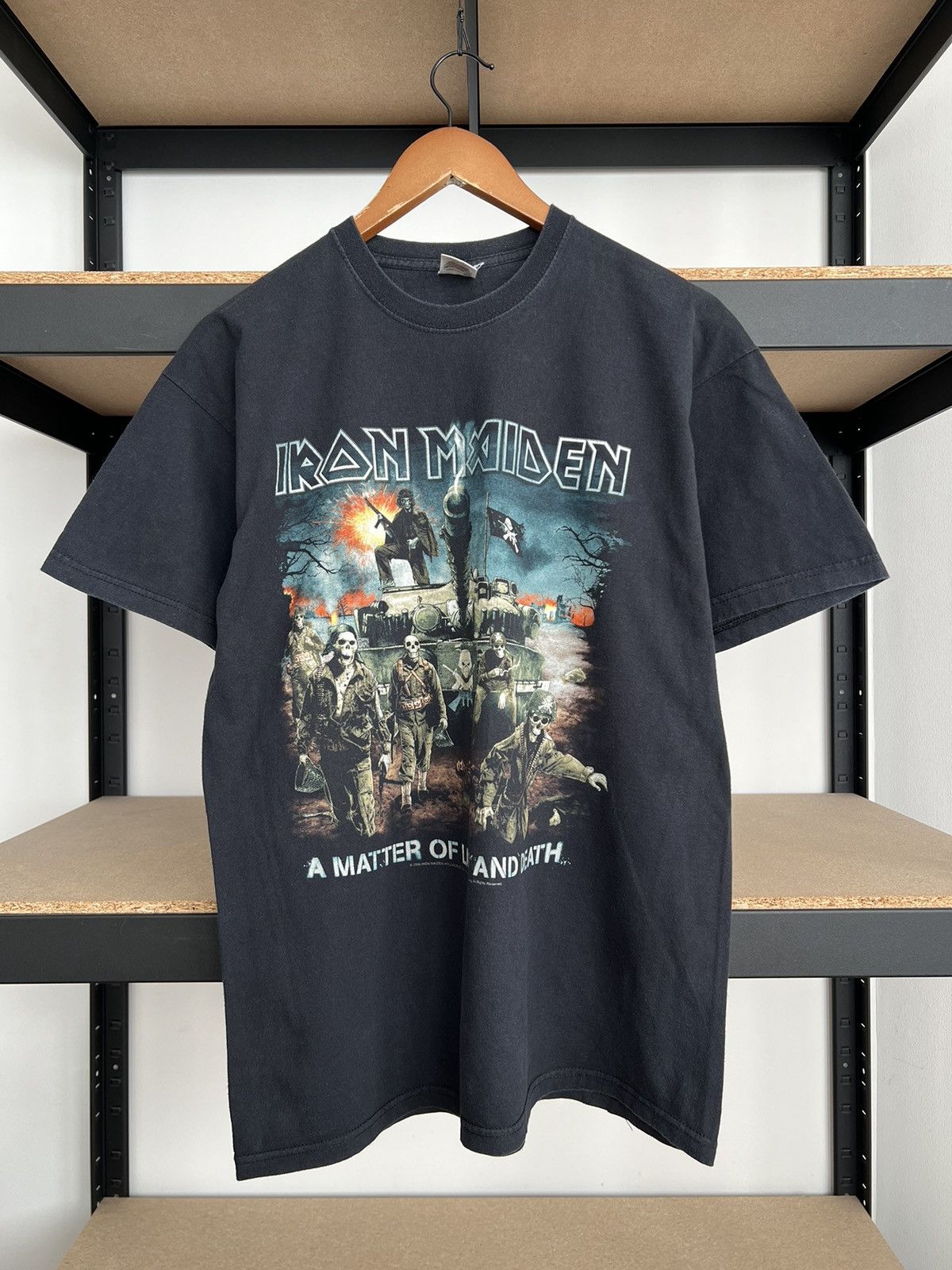Band Tees Vintage 2006 Iron Maiden A Matter Of Life And Death T-shirt Size US L / EU 52-54 / 3 - 1 Thumbnail