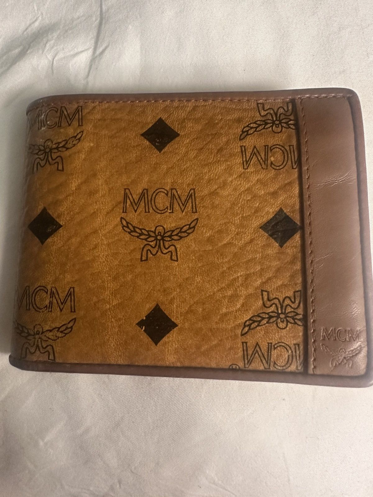 MCM Mcm bifold wallet. Light used really nice condition Size ONE SIZE - 1 Thumbnail
