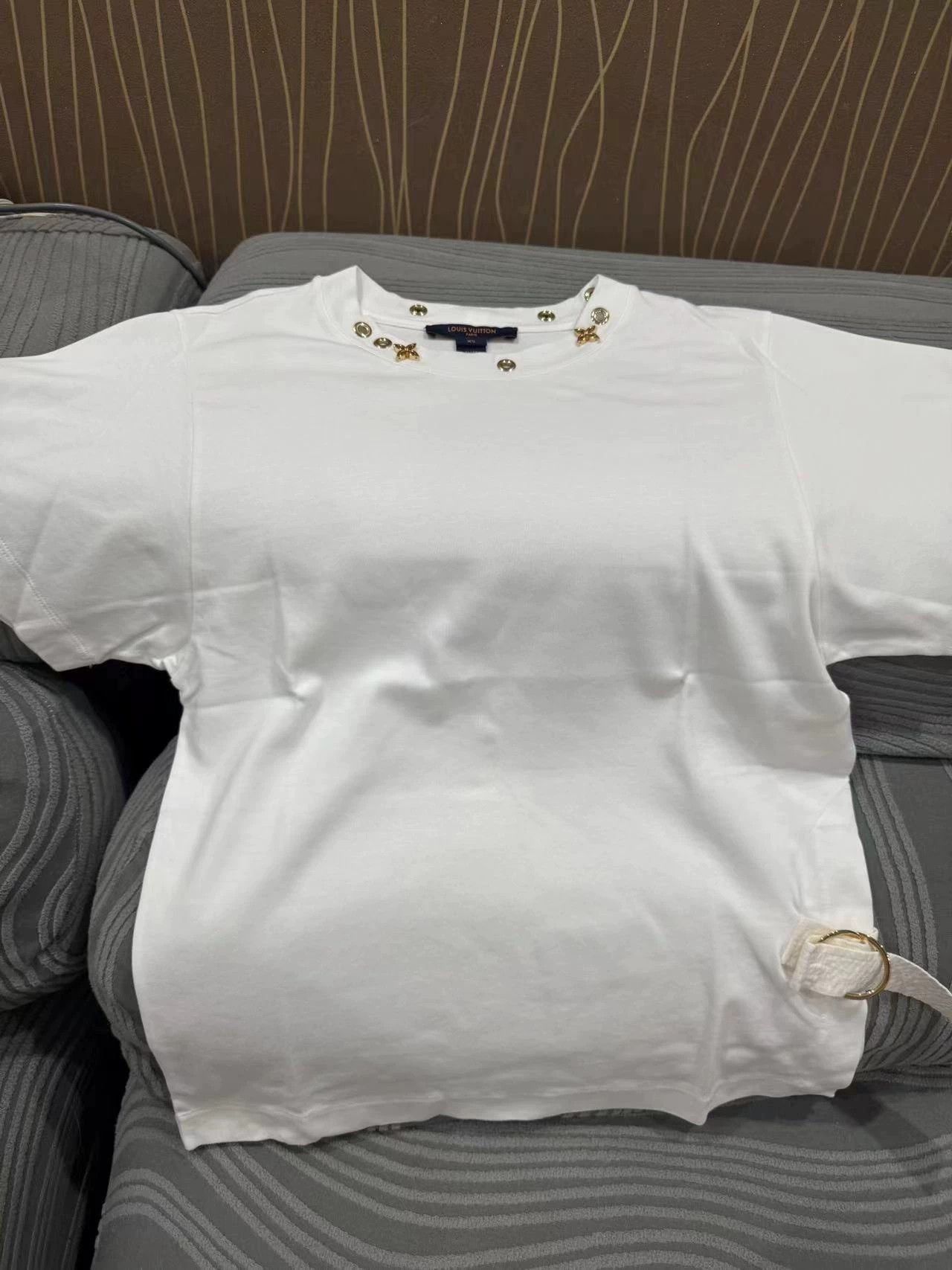 Louis Vuitton LV New Short Sleeve T-Shirt Size XS / US 0-2 / IT 36-38 - 1 Thumbnail
