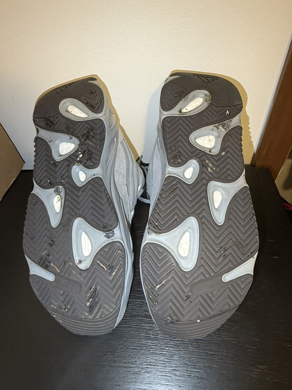 Adidas × Yeezy Yeezy boost 700 v2 hospital blue Size US 12 / EU 45 - 6 Thumbnail