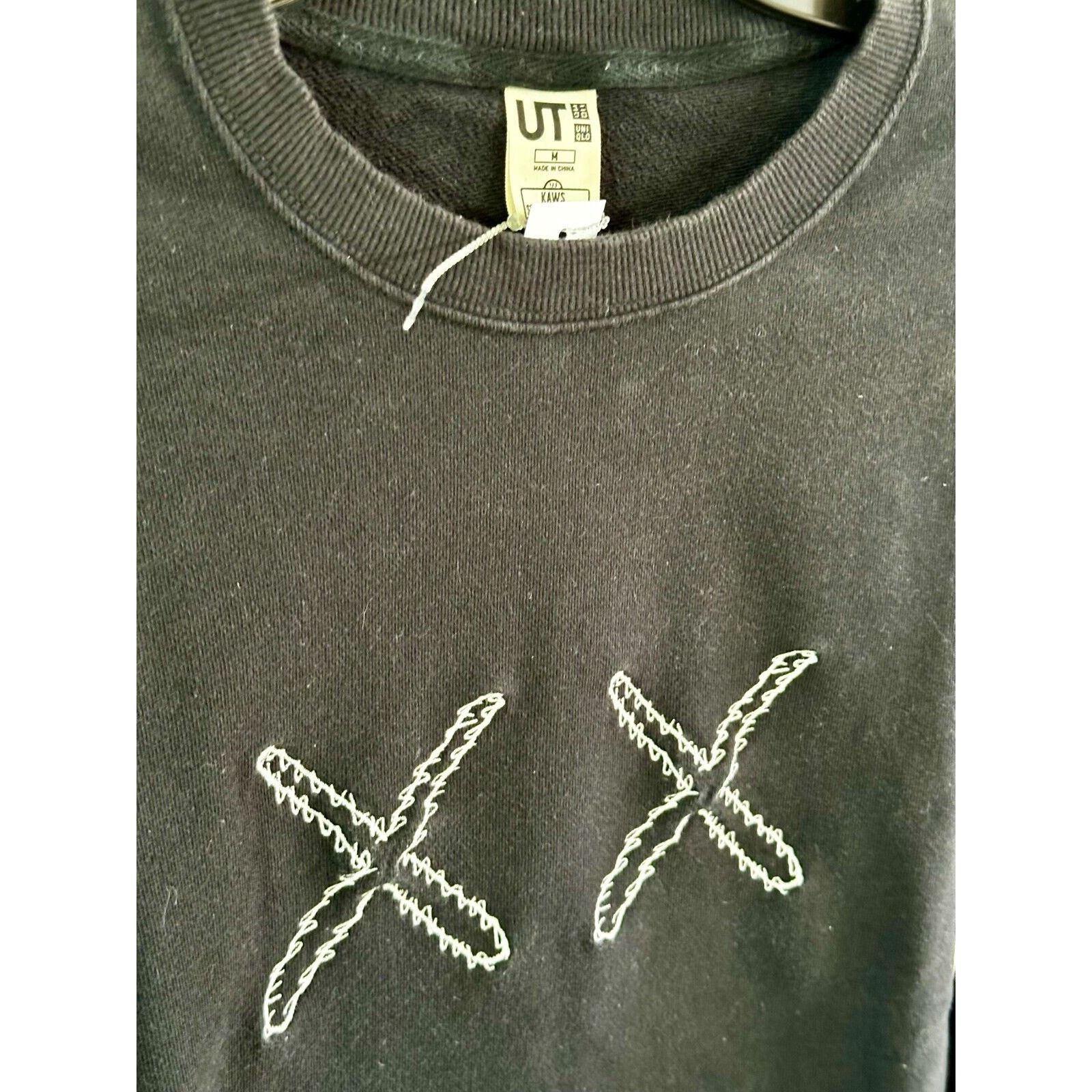 Uniqlo Kaws x Sesame Street Crewneck | Size Medium | UT Graphic Size US M / EU 48-50 / 2 - 4 Thumbnail