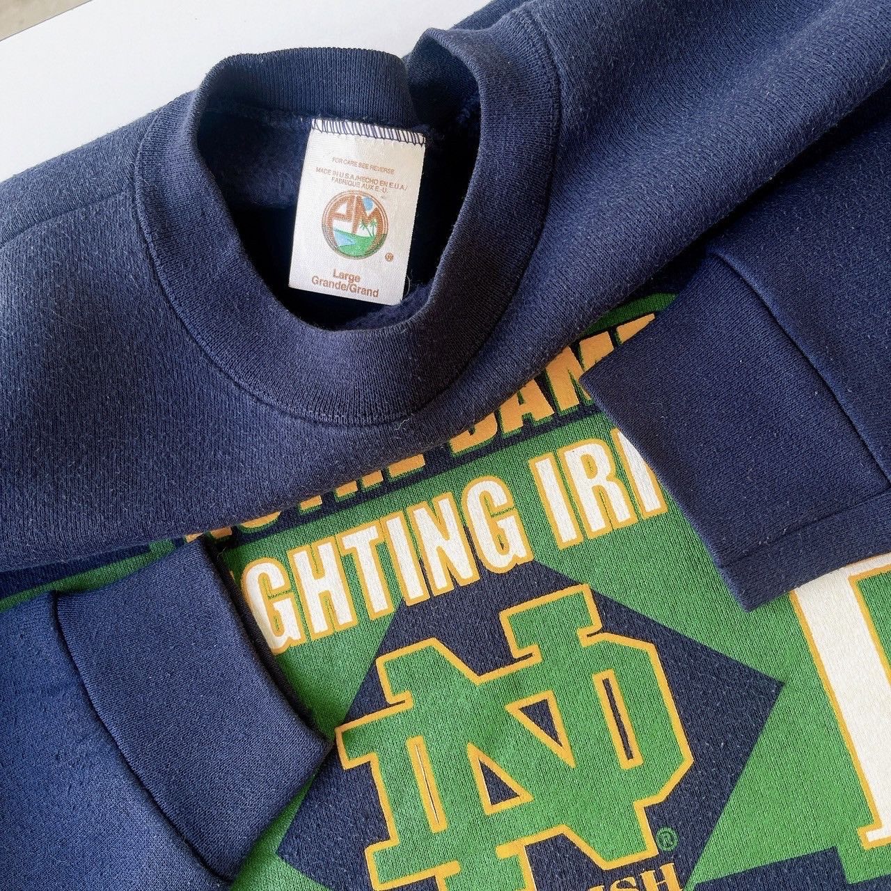 Vintage 90s University of Notre Dame Fighting Irish sweatshirt/ L Size US L / EU 52-54 / 3 - 8 Thumbnail