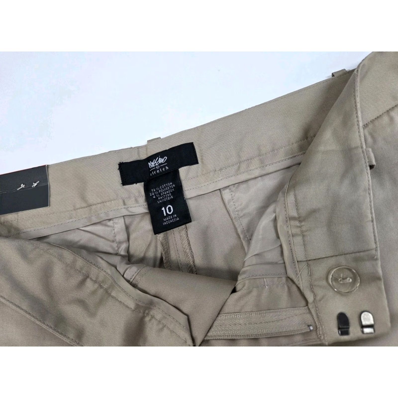 Vintage Massimo Womens Bermuda Shorts Beige Modern Fit Size 10 NWT Bermuda Flat Front Pocket Zipper Button Casual Summer Beach Walking Modern Rise Ultra Low Size 32" / US 10 / IT 46 - 3 Thumbnail