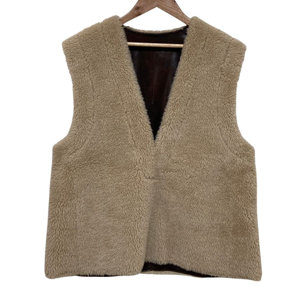 Other Other Plage Faux Shearling Vest Plastic / Synthetic Outerwear DUTY FREE for USA Size ONE SIZE - 1 Thumbnail