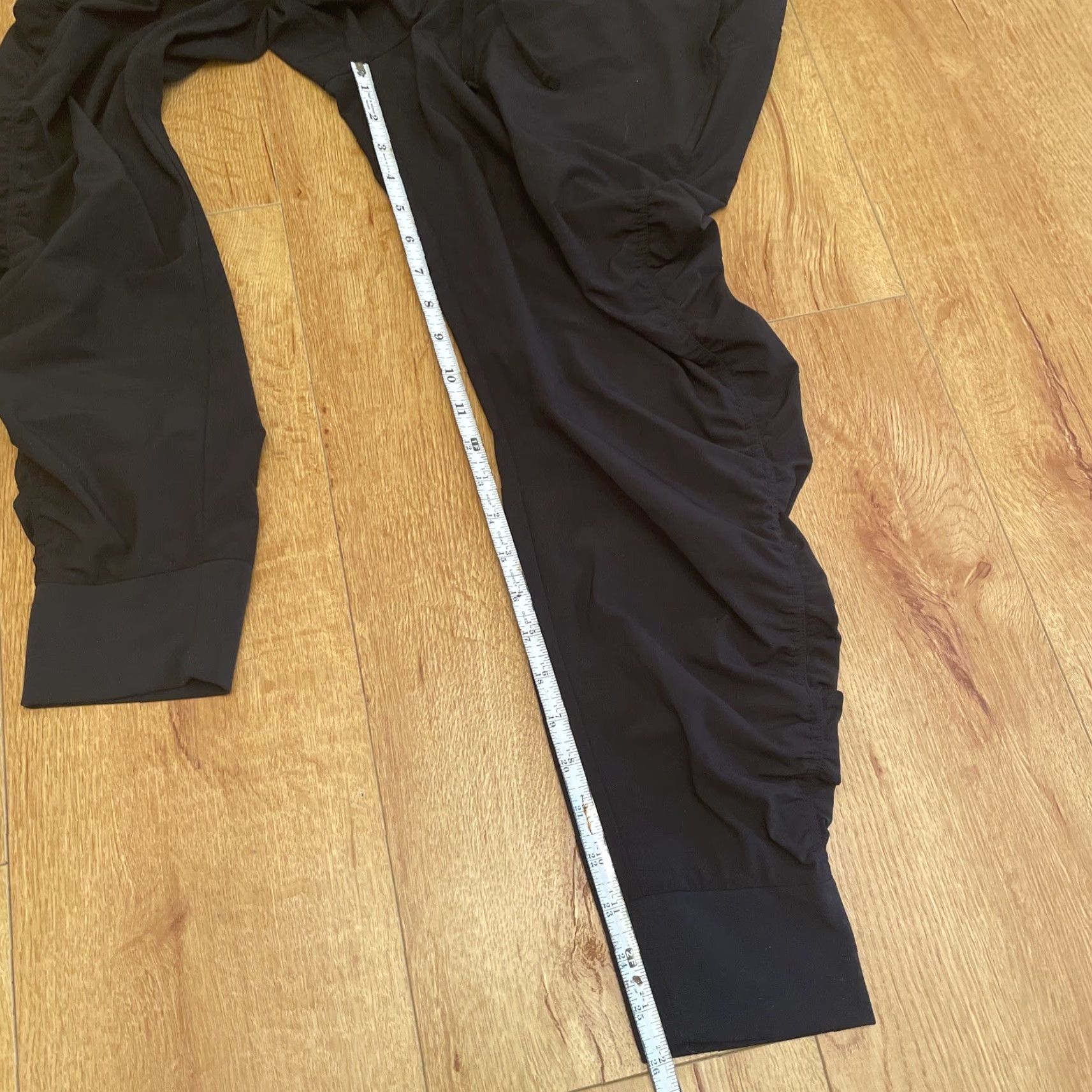 Athleta Athleta Womens Jogger Pants Attitude Pockets Drawstring Side Ruched Black Size 4, Activewear, Regular, Pants, Womens, Athleisure, Summer Size 27" / US 4 / IT 40 - 7 Thumbnail